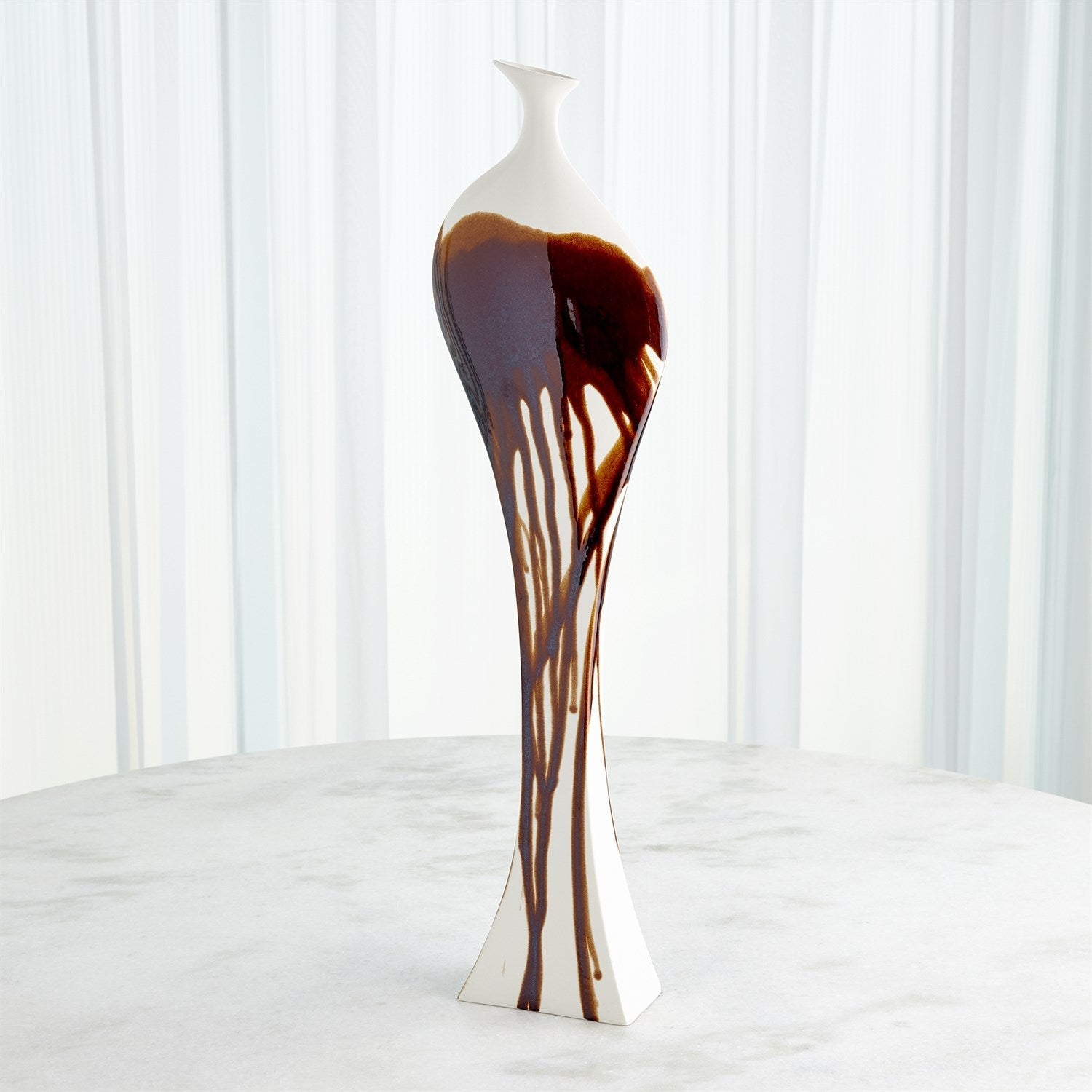 Global Views Garnet Splash Curvy Bottle