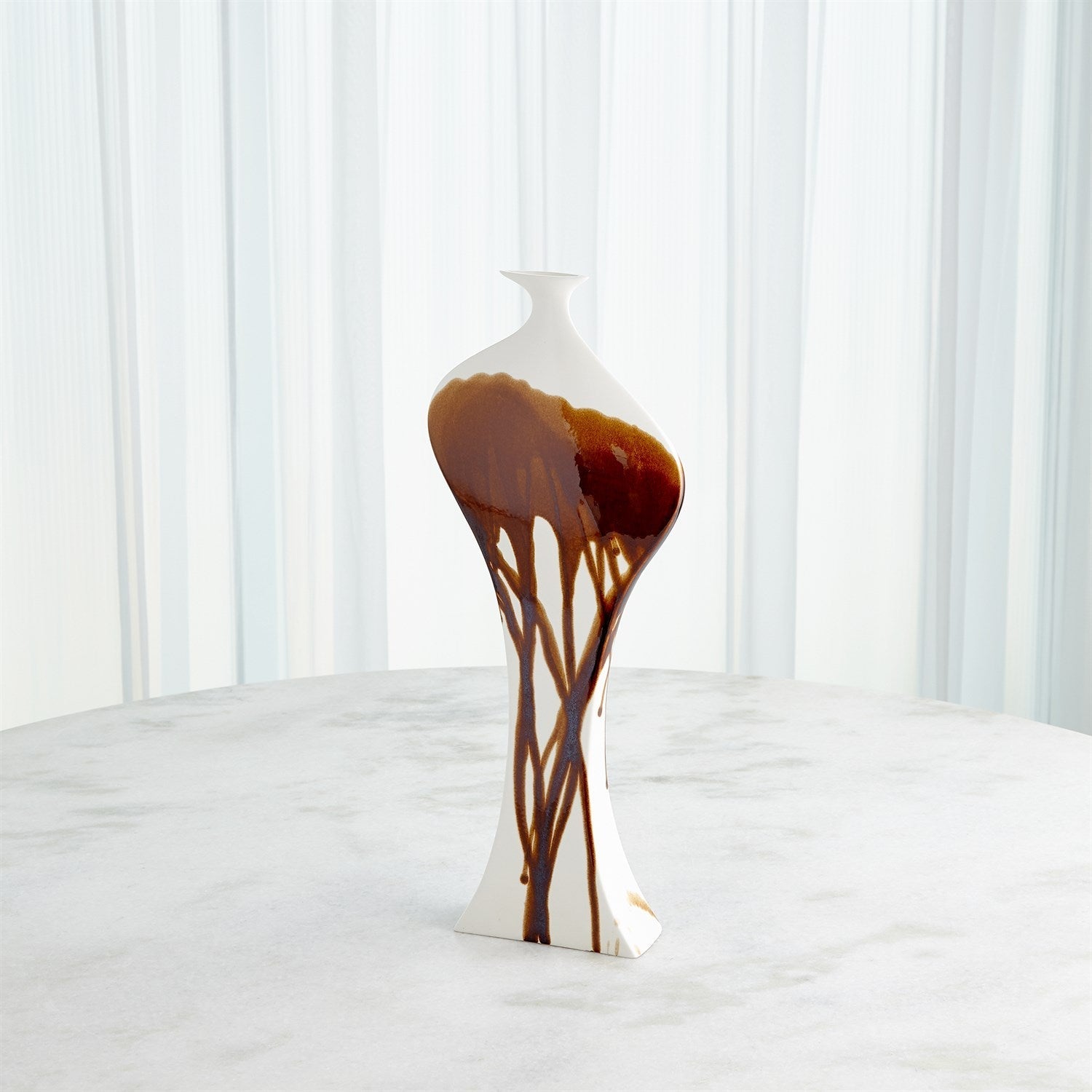 Global Views Garnet Splash Curvy Bottle