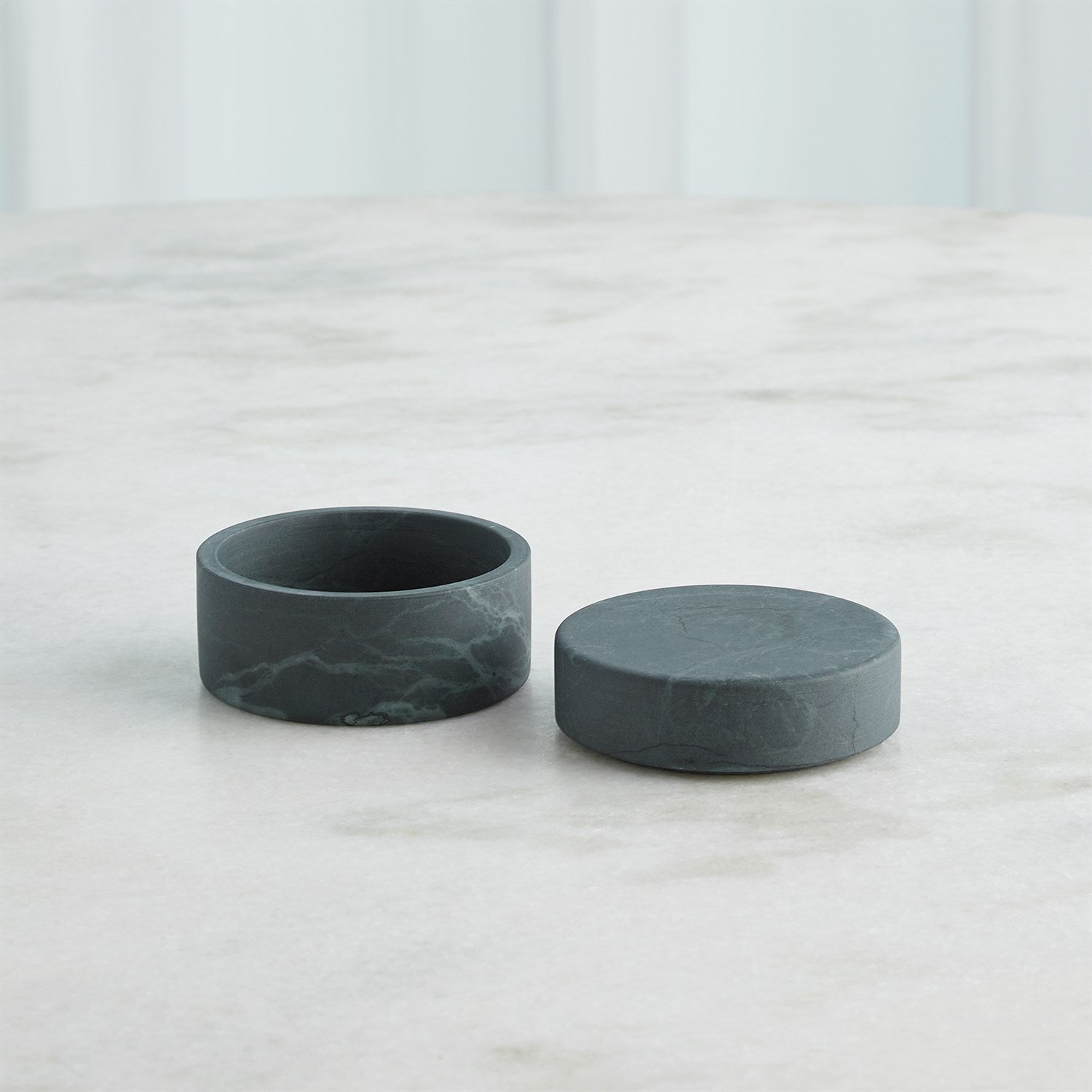 Global Views Black Green Cilindro Alabaster Box