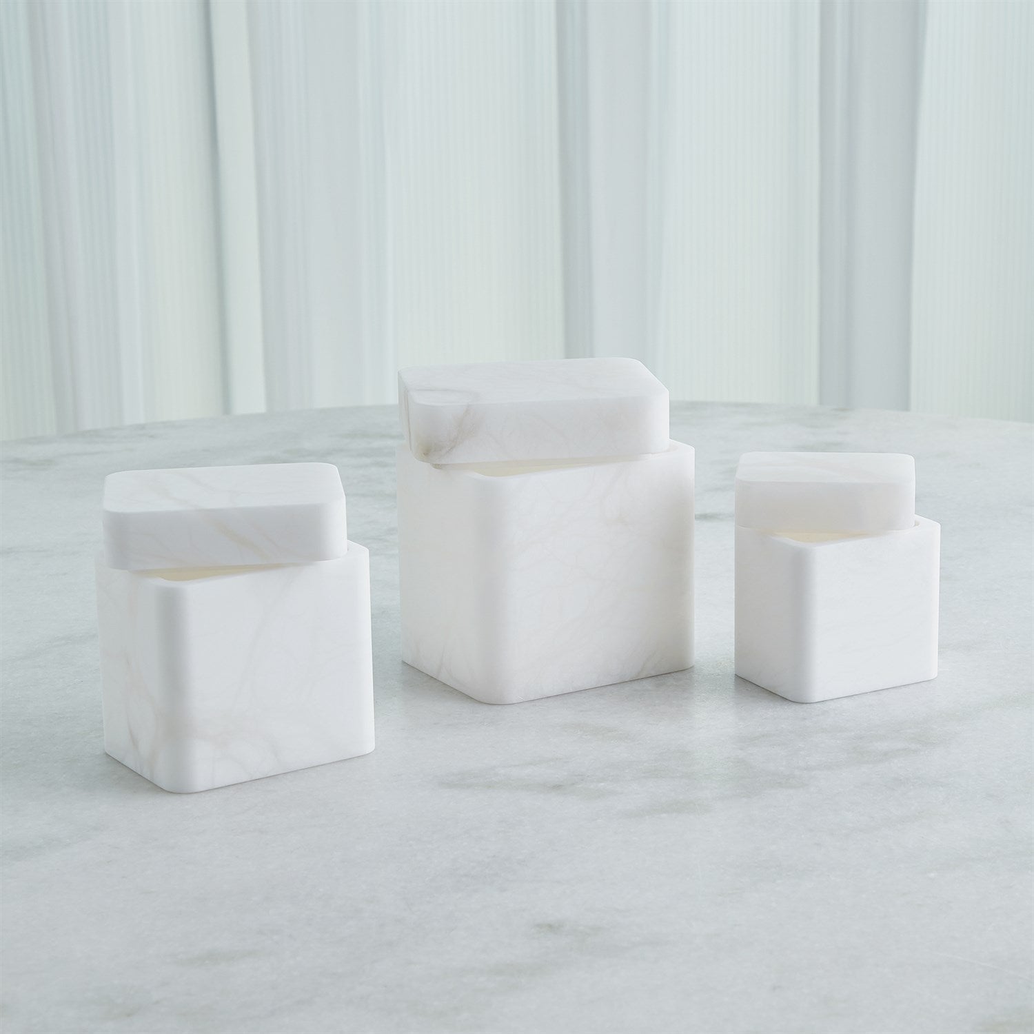 Global Views White Raggio Alabaster Box