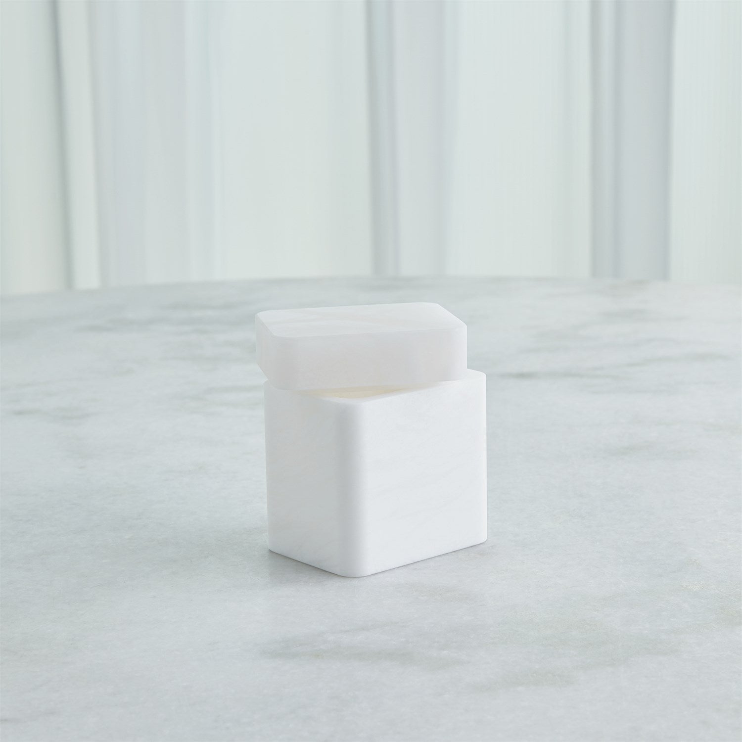 Global Views White Raggio Alabaster Box
