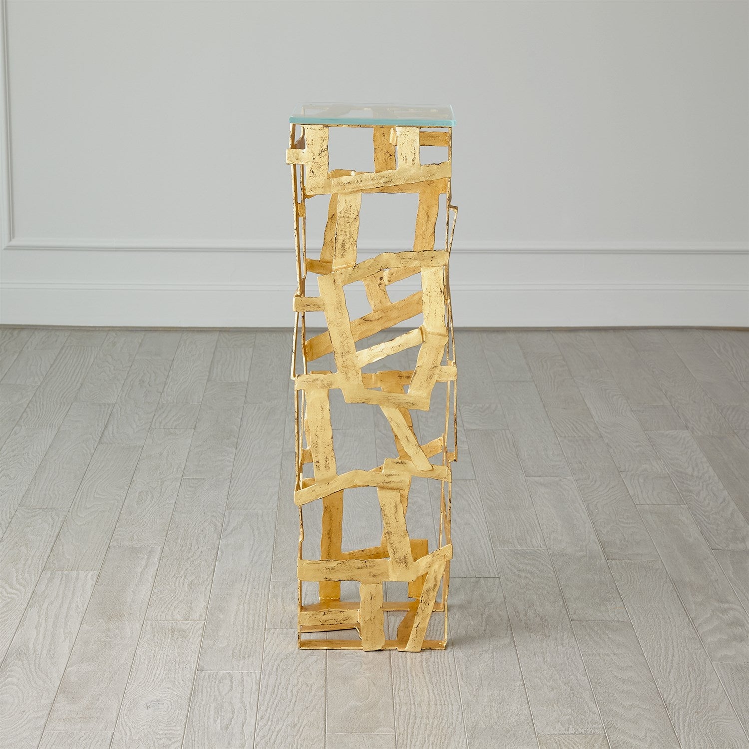 Global Views Fragments Pedestal