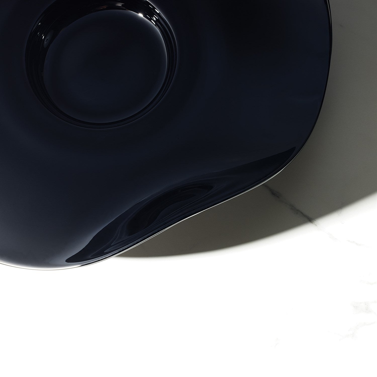 Global Views Black Wavy Edge Bowl