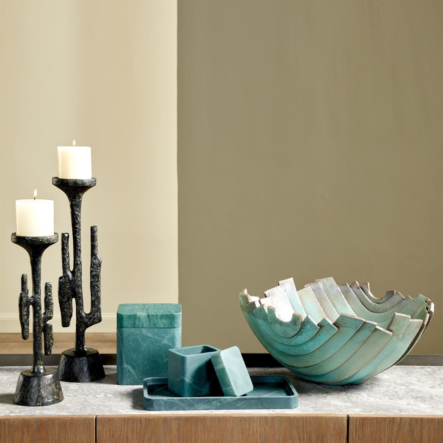 Global Views Black Green Raggio Alabaster Tray