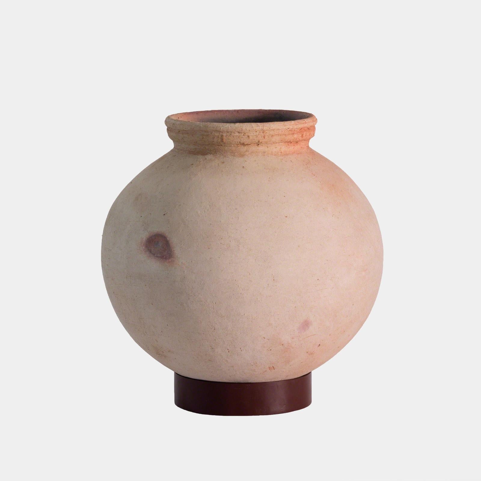 Global Viewson Base Desert Water Pot