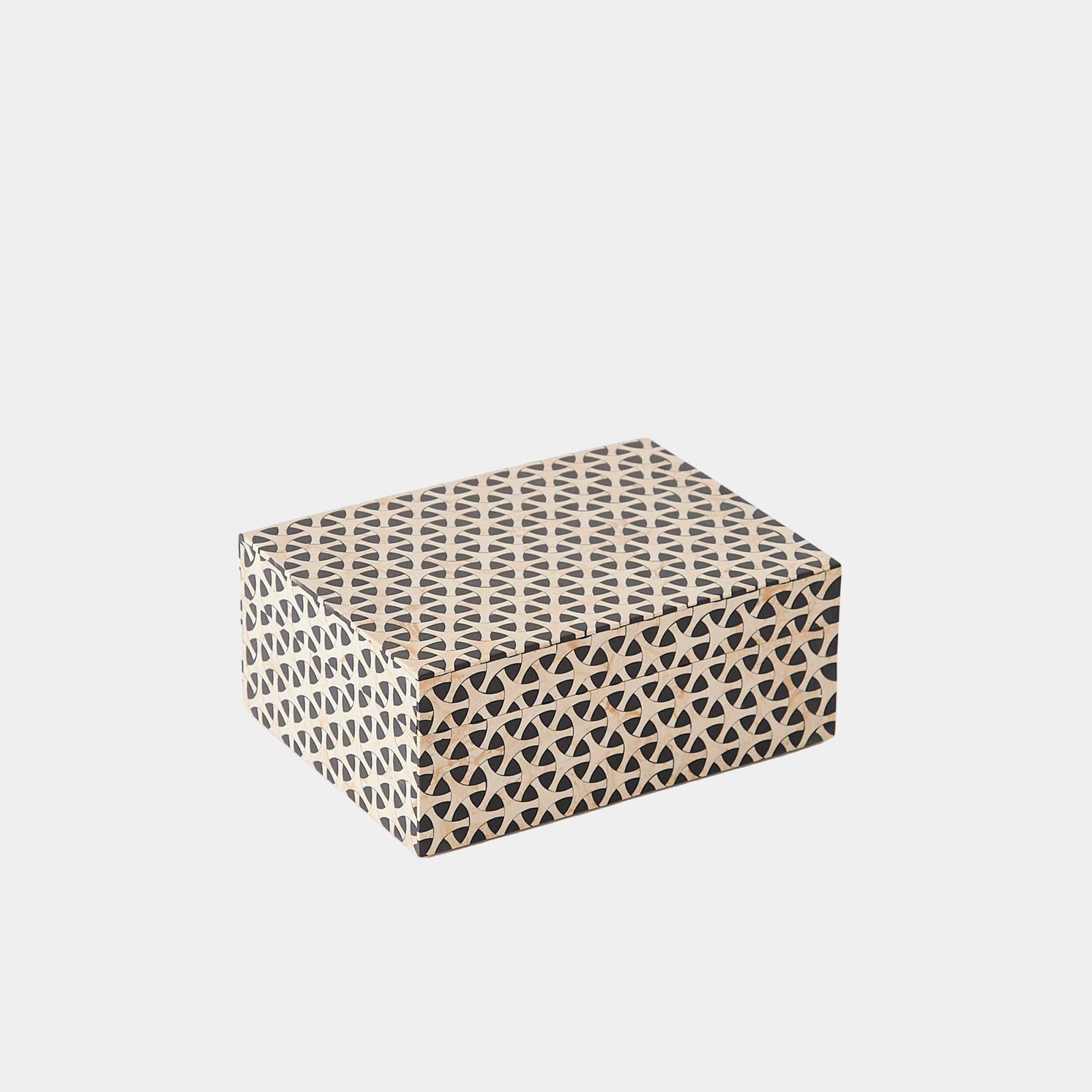 Global Views Infinity Box