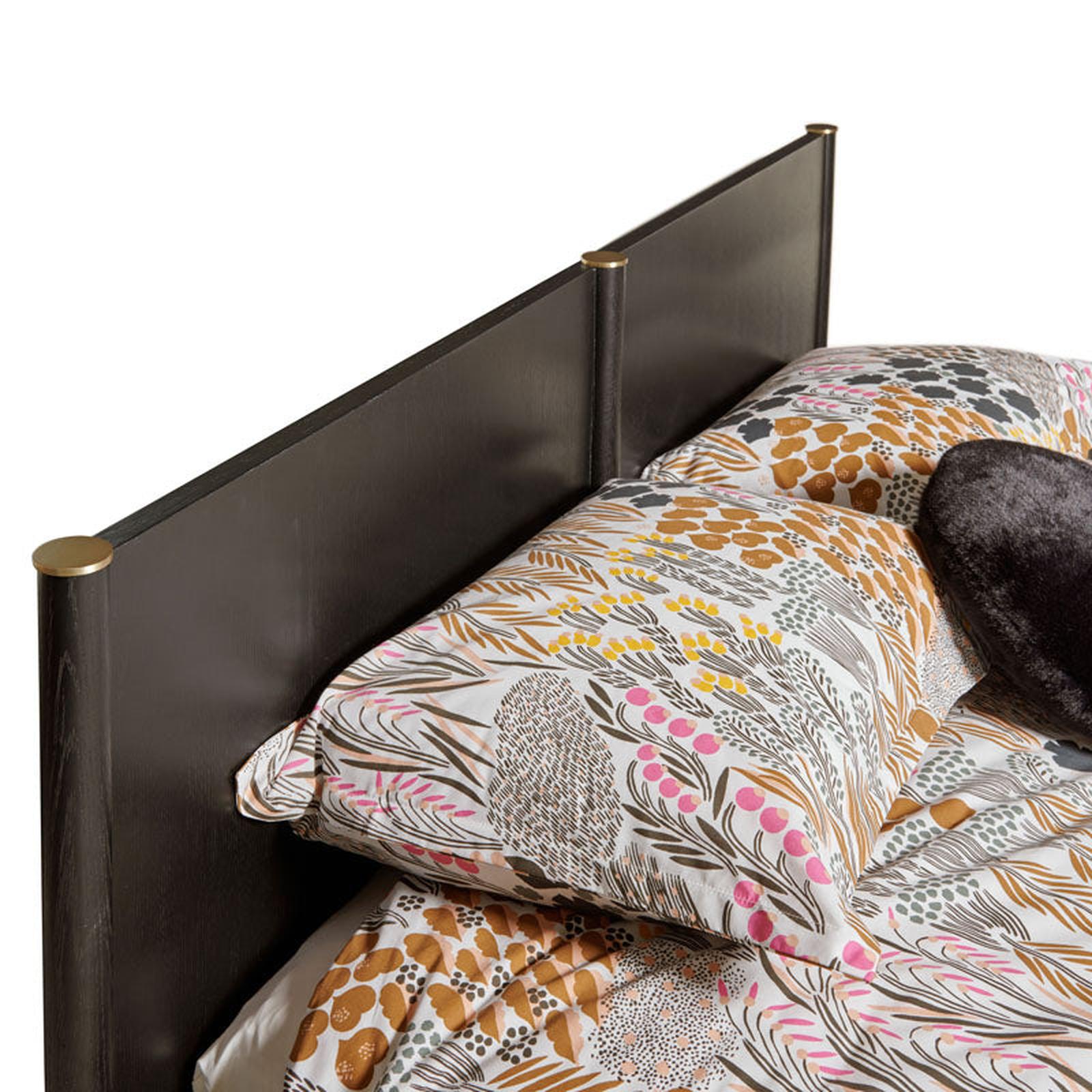 Woodbridge Furniture Rosebud Bed