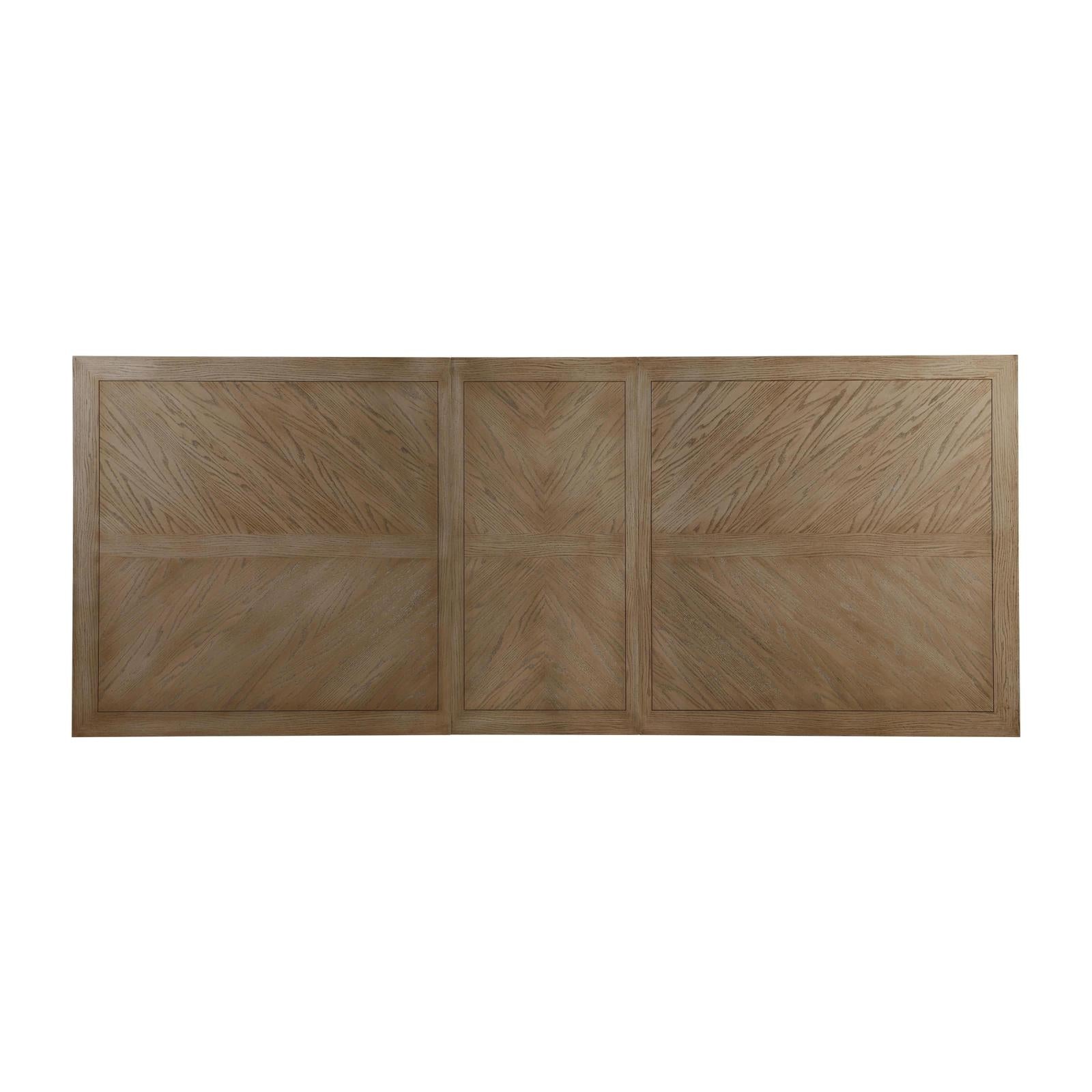 Fairfield Cheneais Dining Table