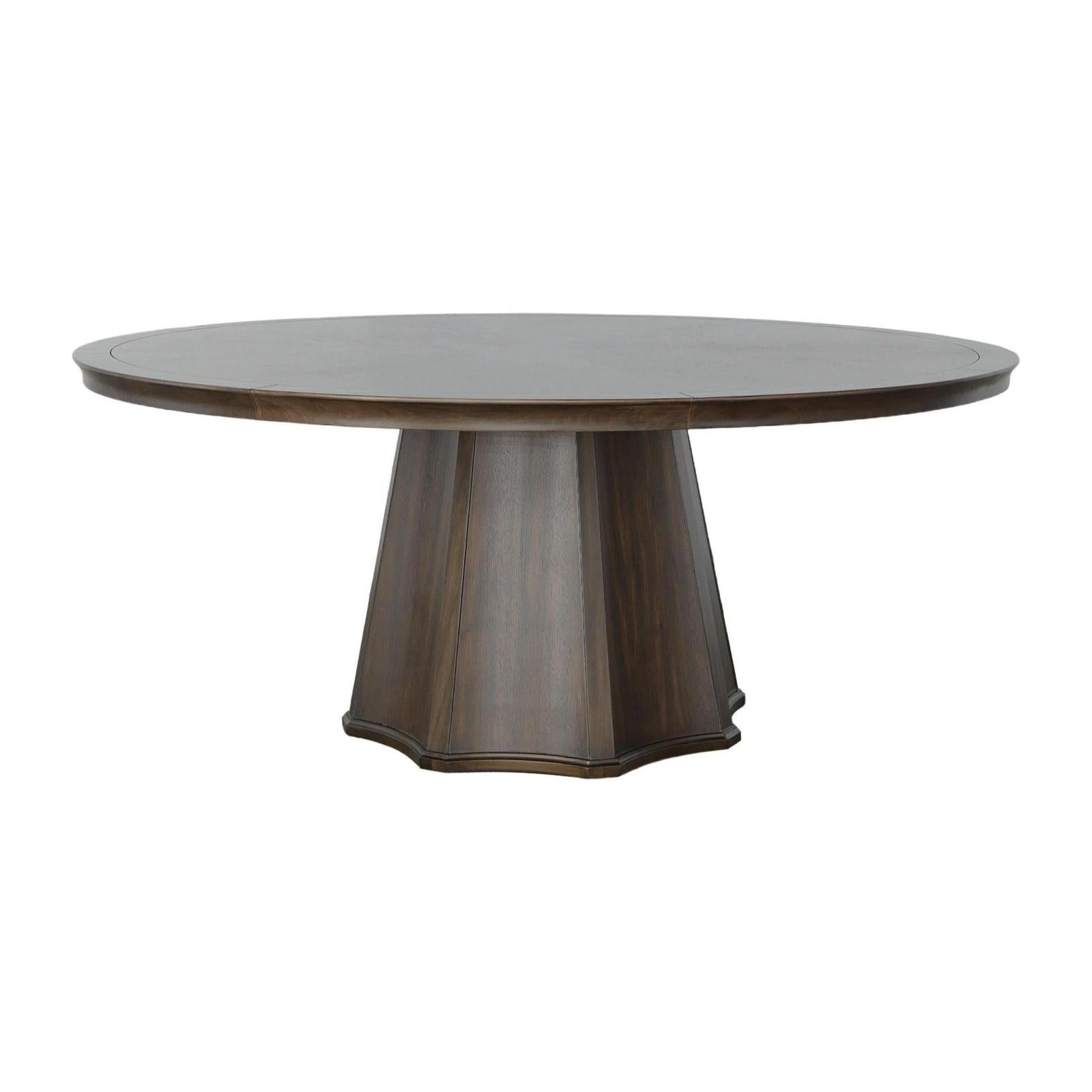 Fairfield West Camden Scalloped Table