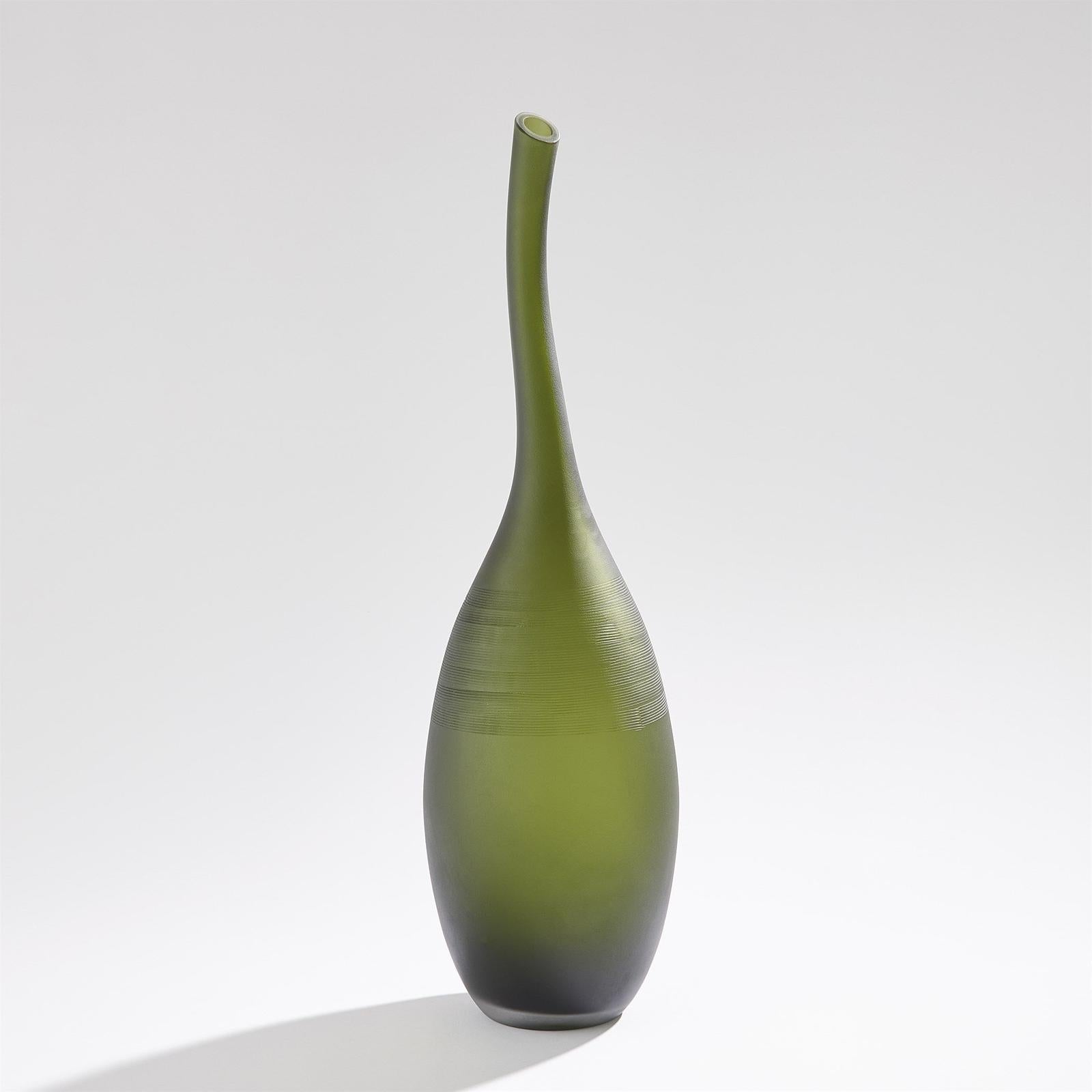 Global Views Curvature Bottle