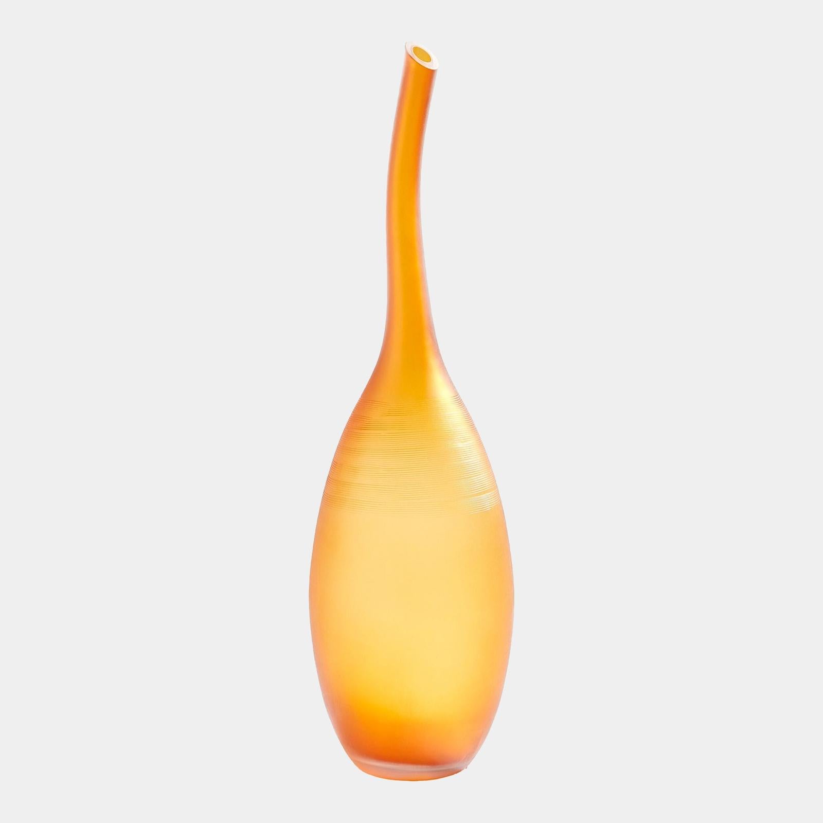 Global Views Curvature Bottle