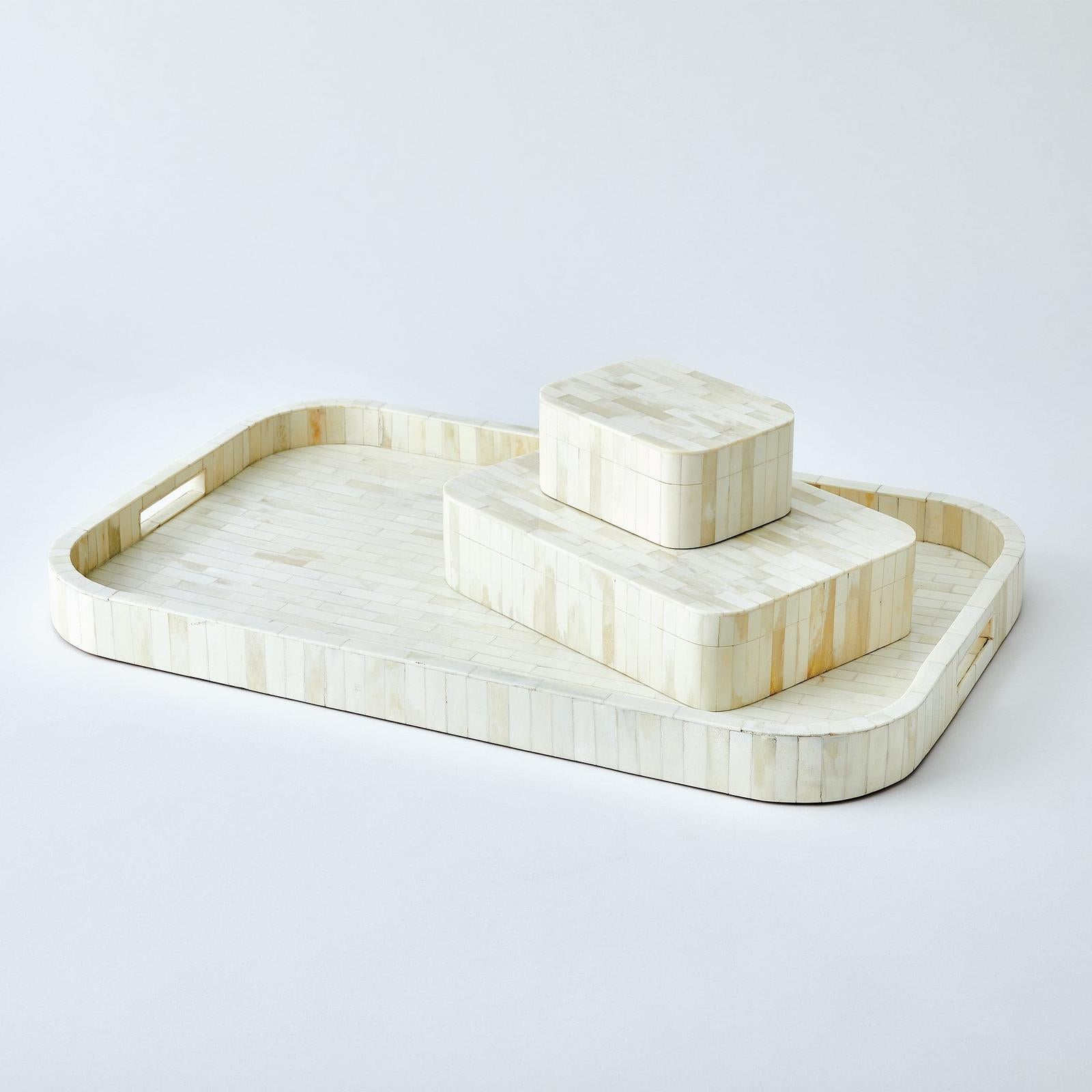 Global Views Super Ellipse Tray