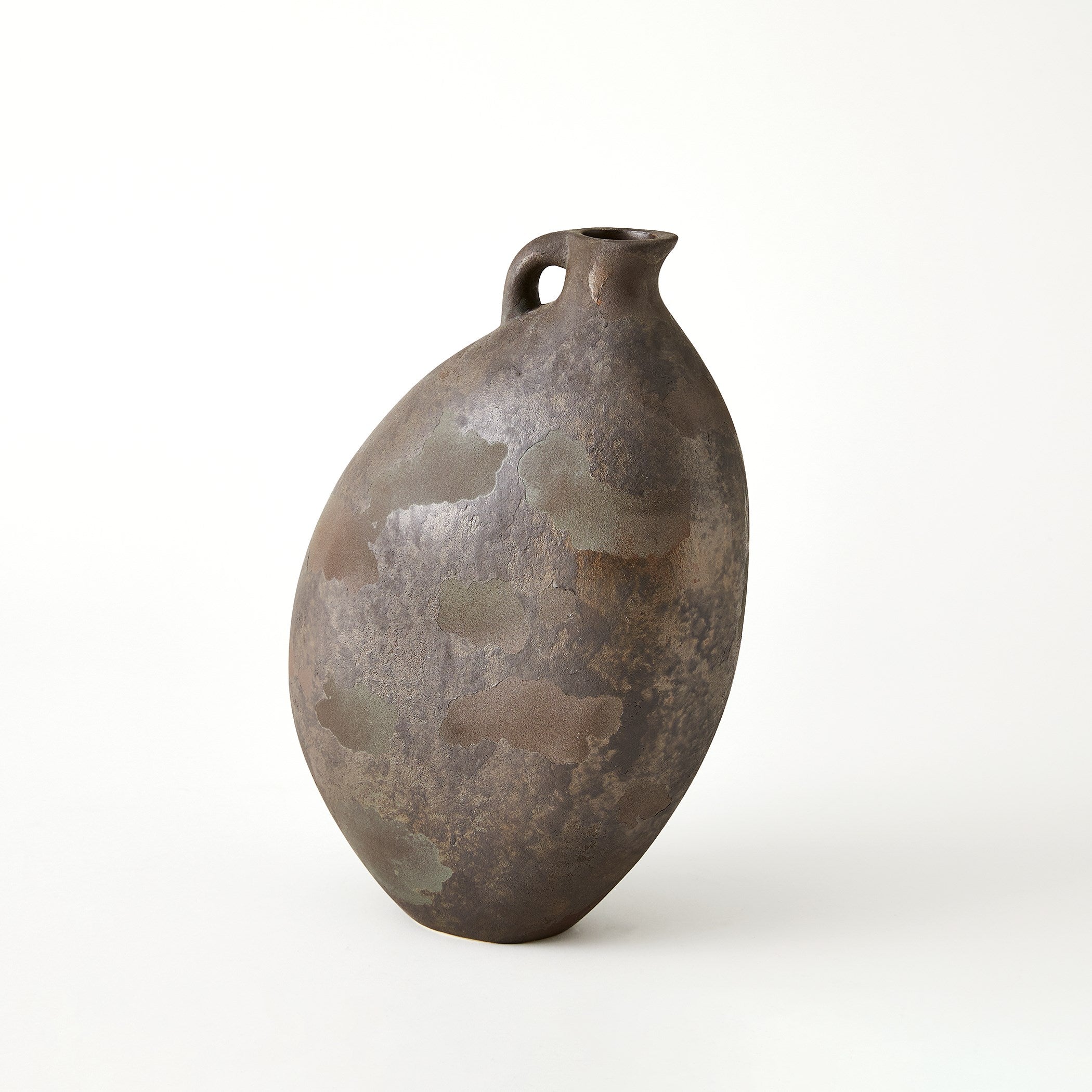 Global Views Soot Diviners Vessel
