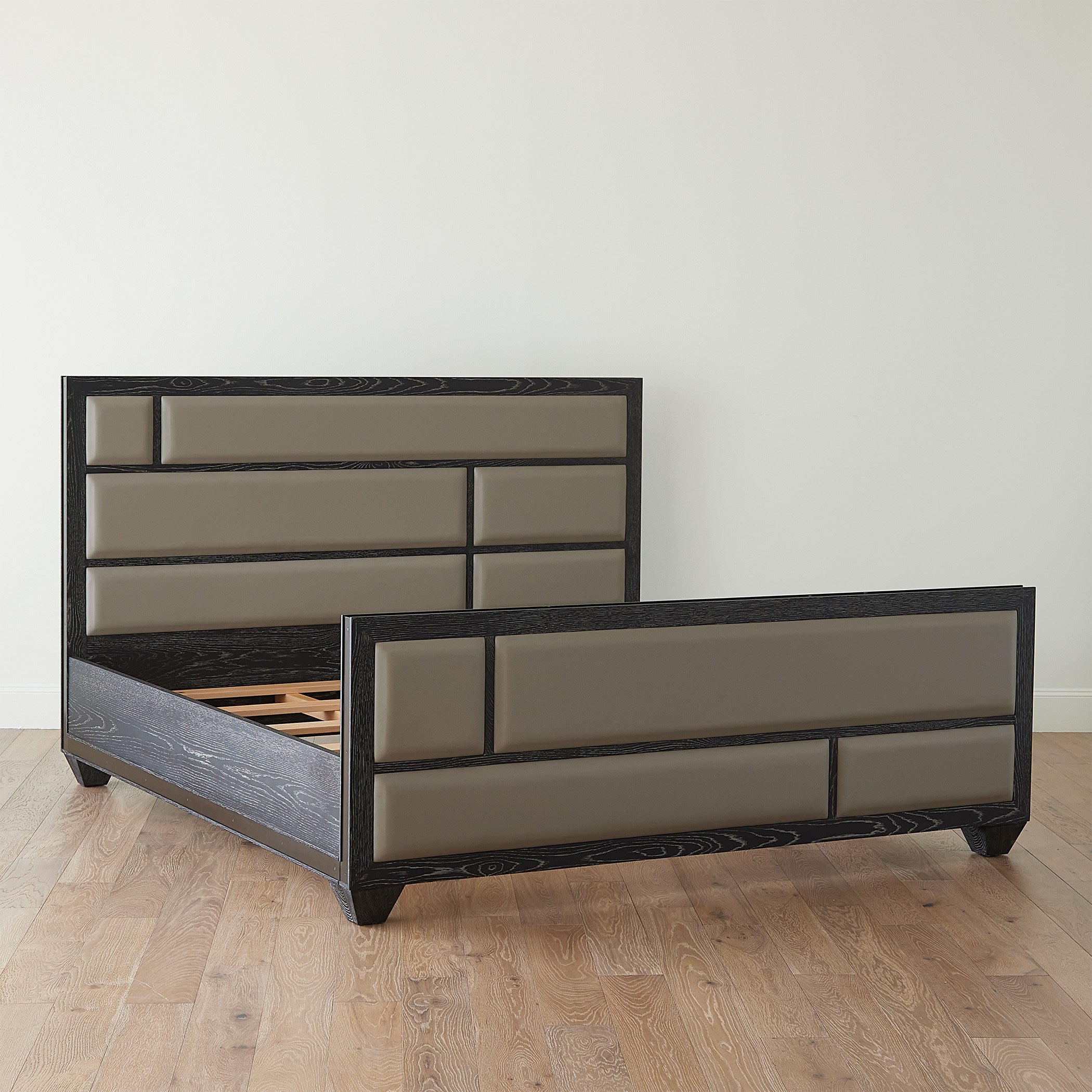 Global Views Brazil Bed-Black Cerused Oak