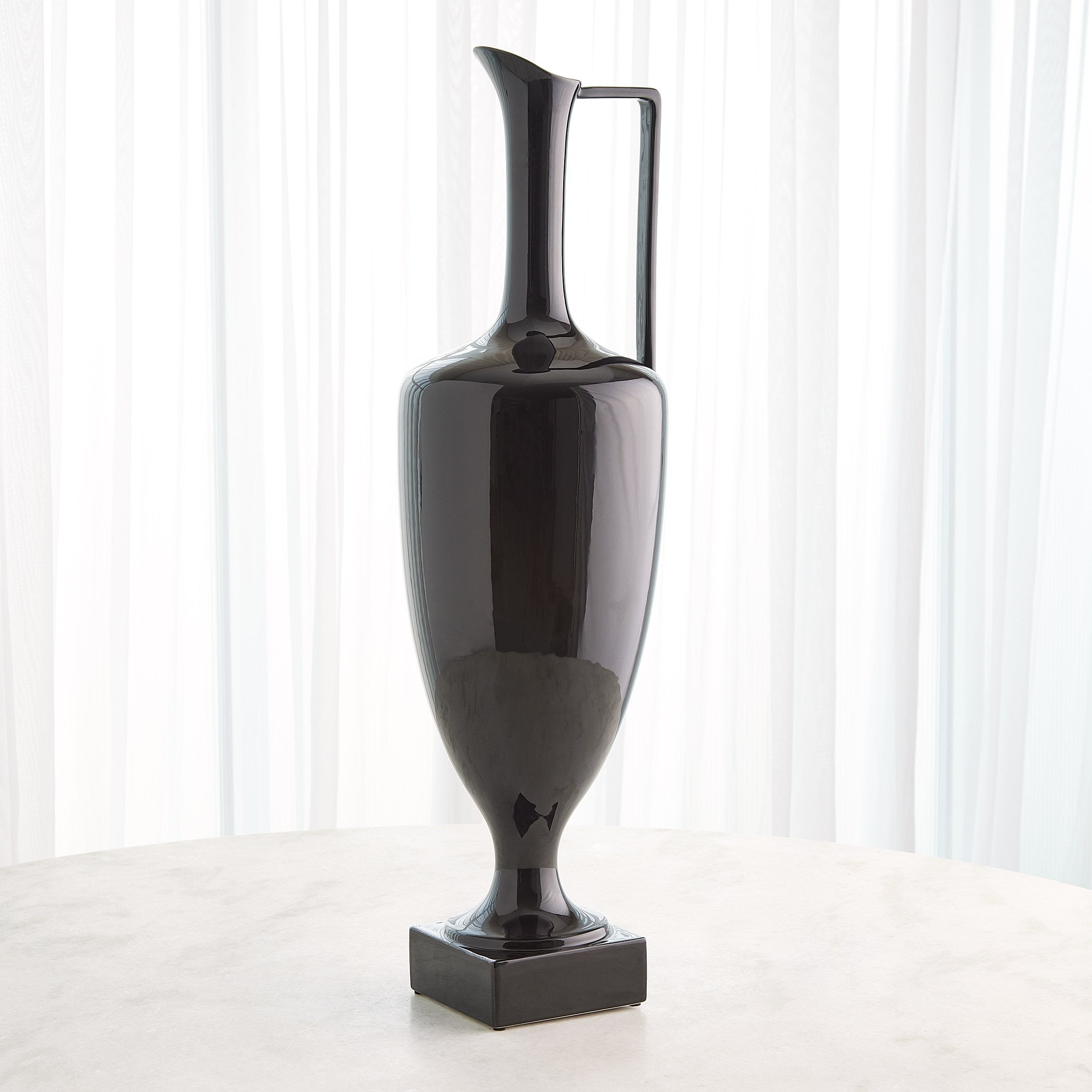 Global Views Quiet Curve Urn