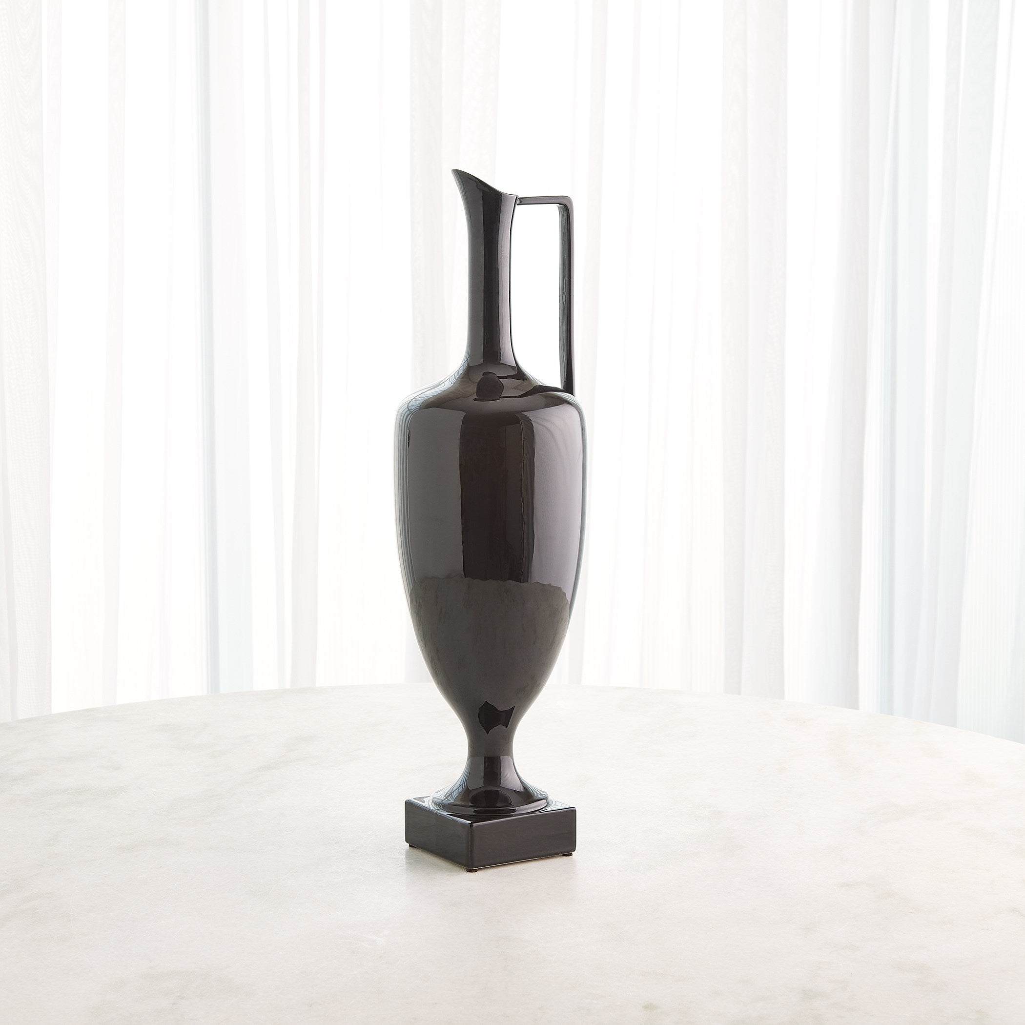 Global Views Quiet Curve Urn
