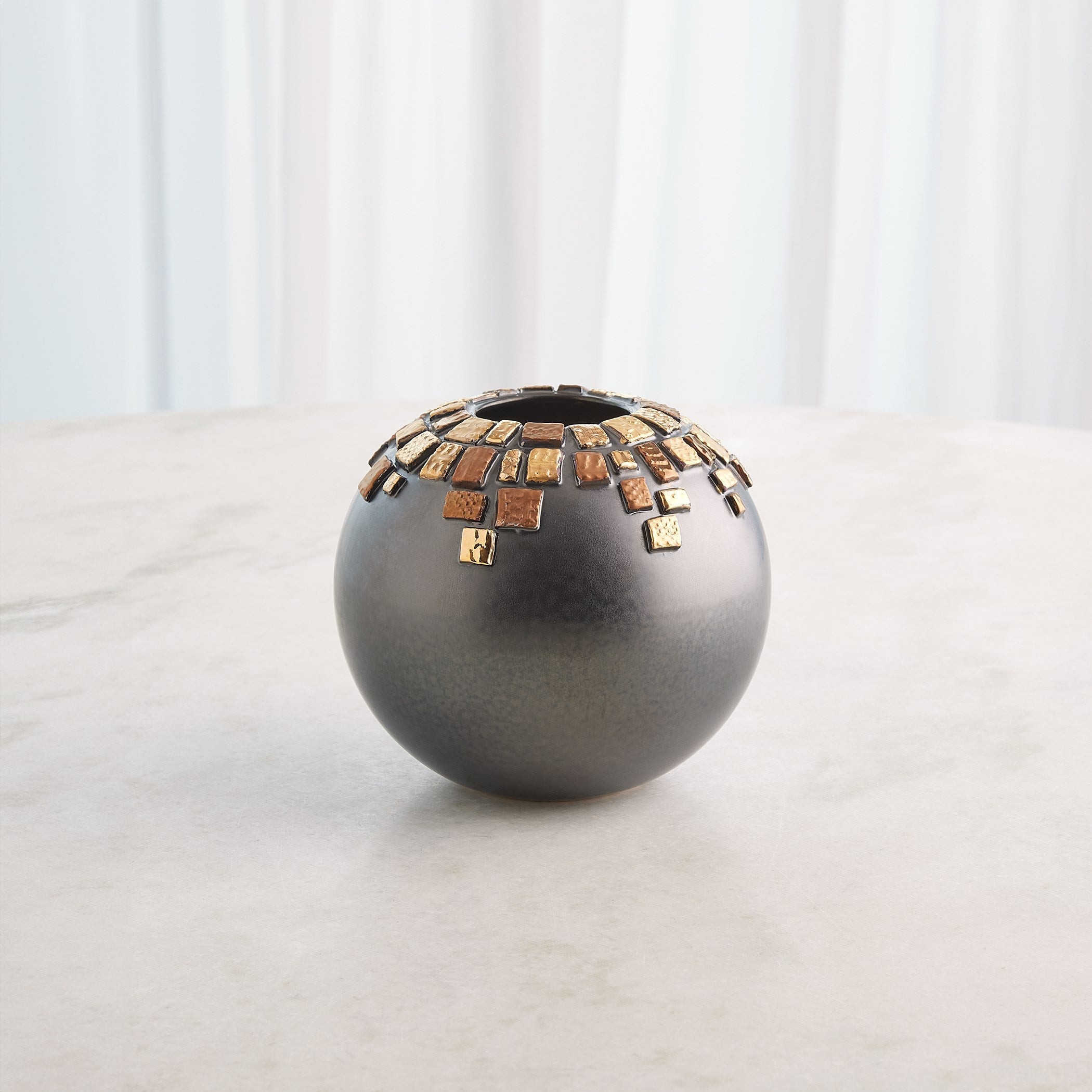 Global Views Reactive Black Array Vase