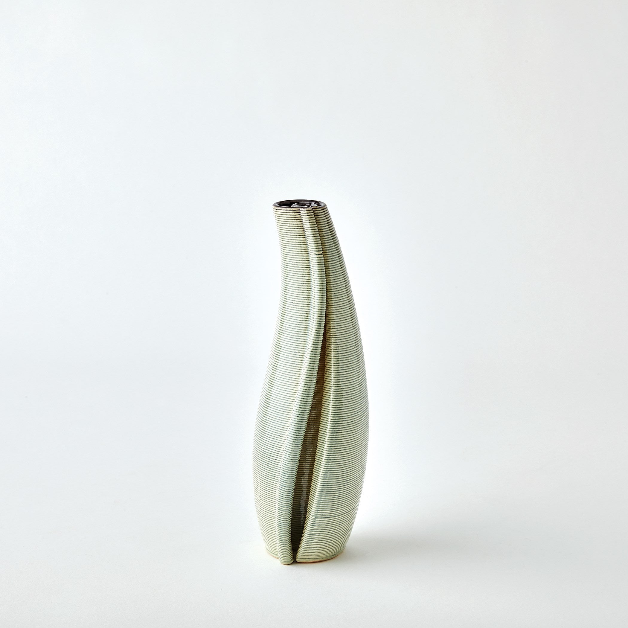 Global Views Rift Vase