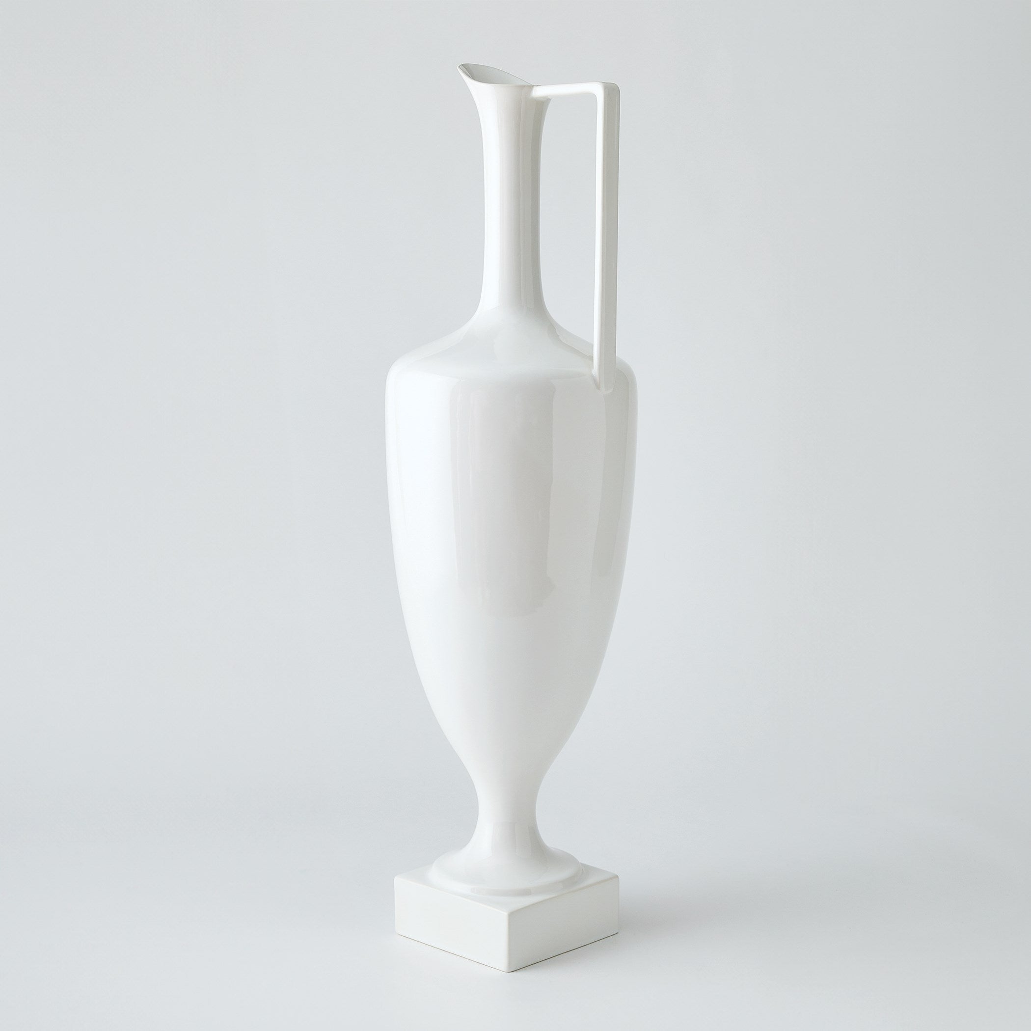 Global Views Quiet Curve Urn