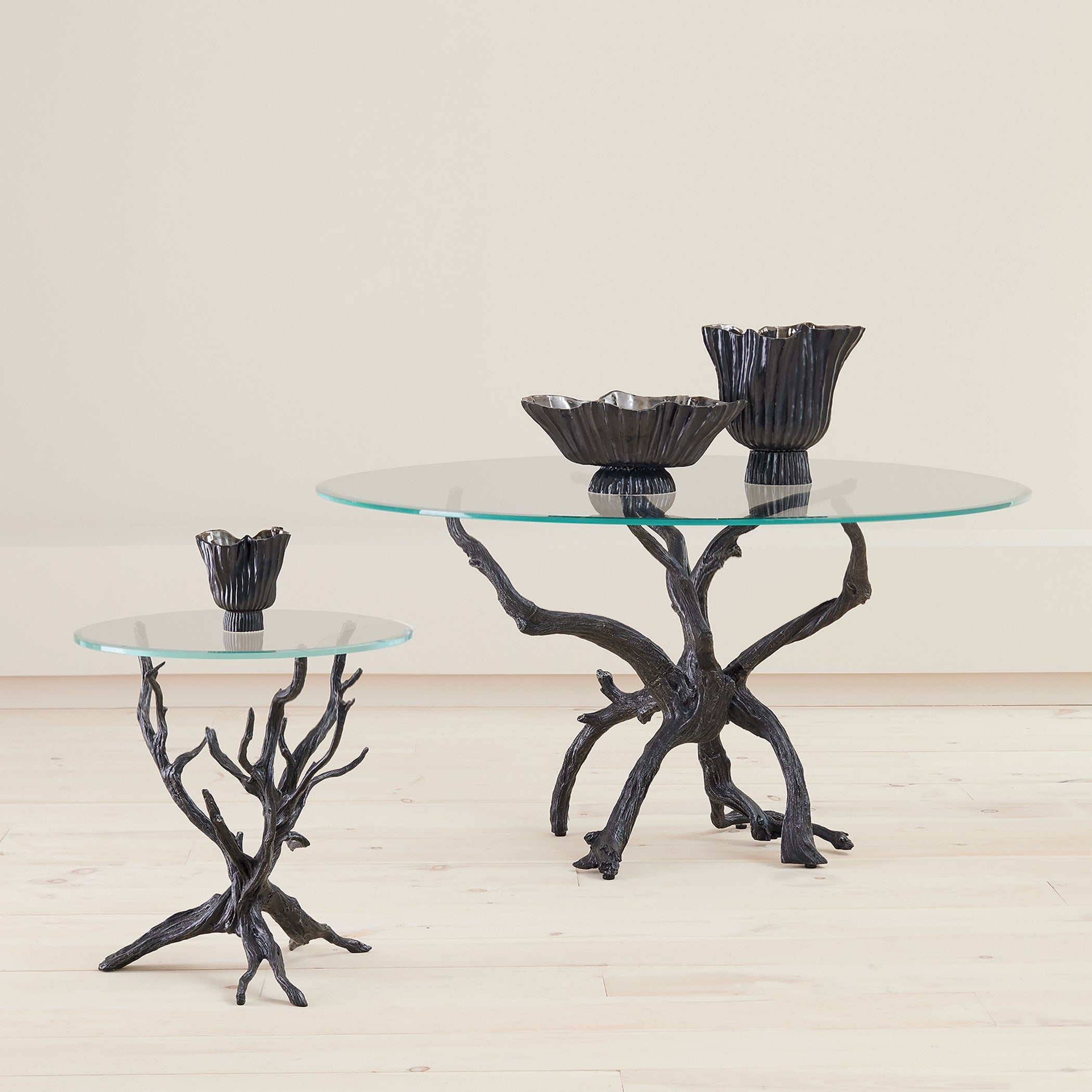 Global Views Folha Footed Vase