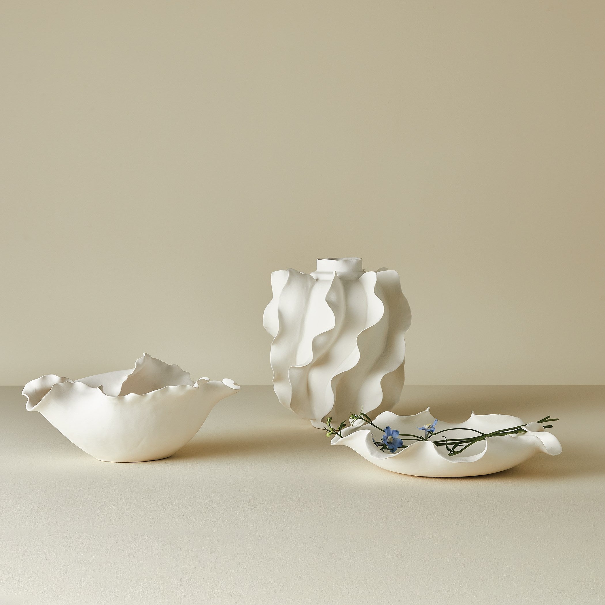 Global Views Matte White Folios Bowl