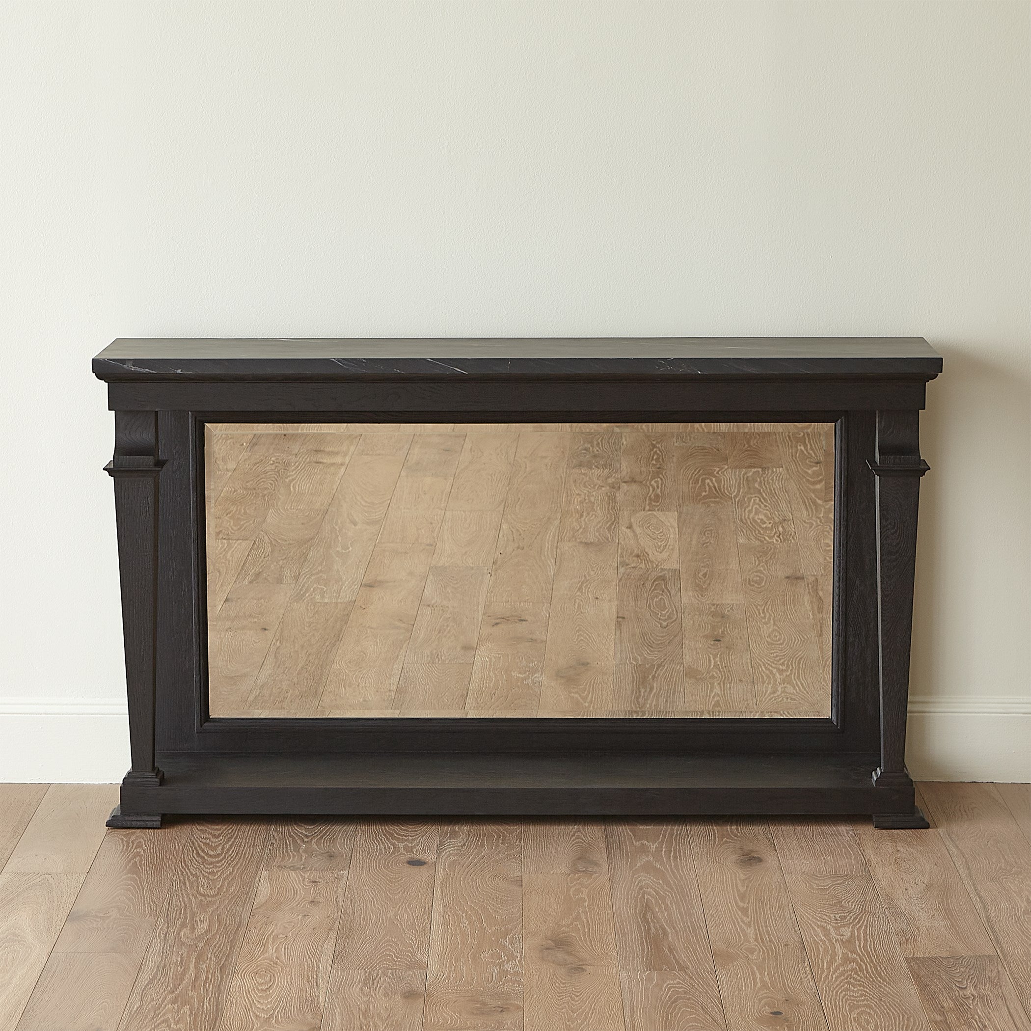 Global Views Josephine Console