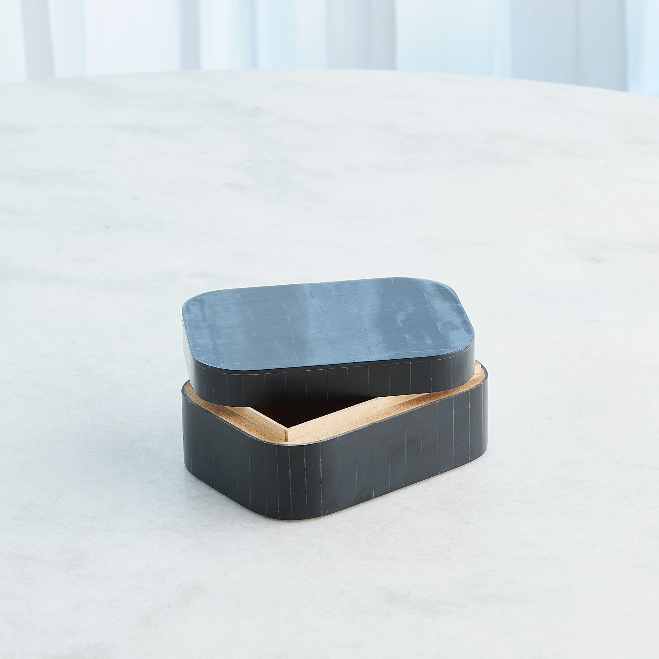 Global Views Super Ellipse Box