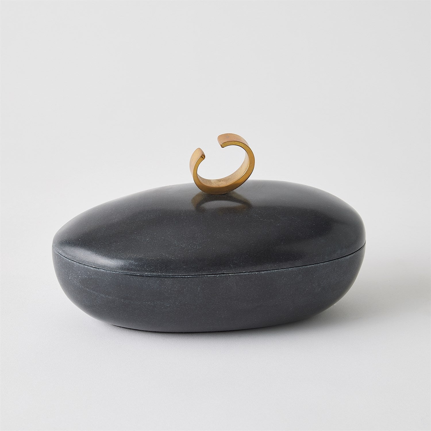 Global Views Caillou Lidded Pot