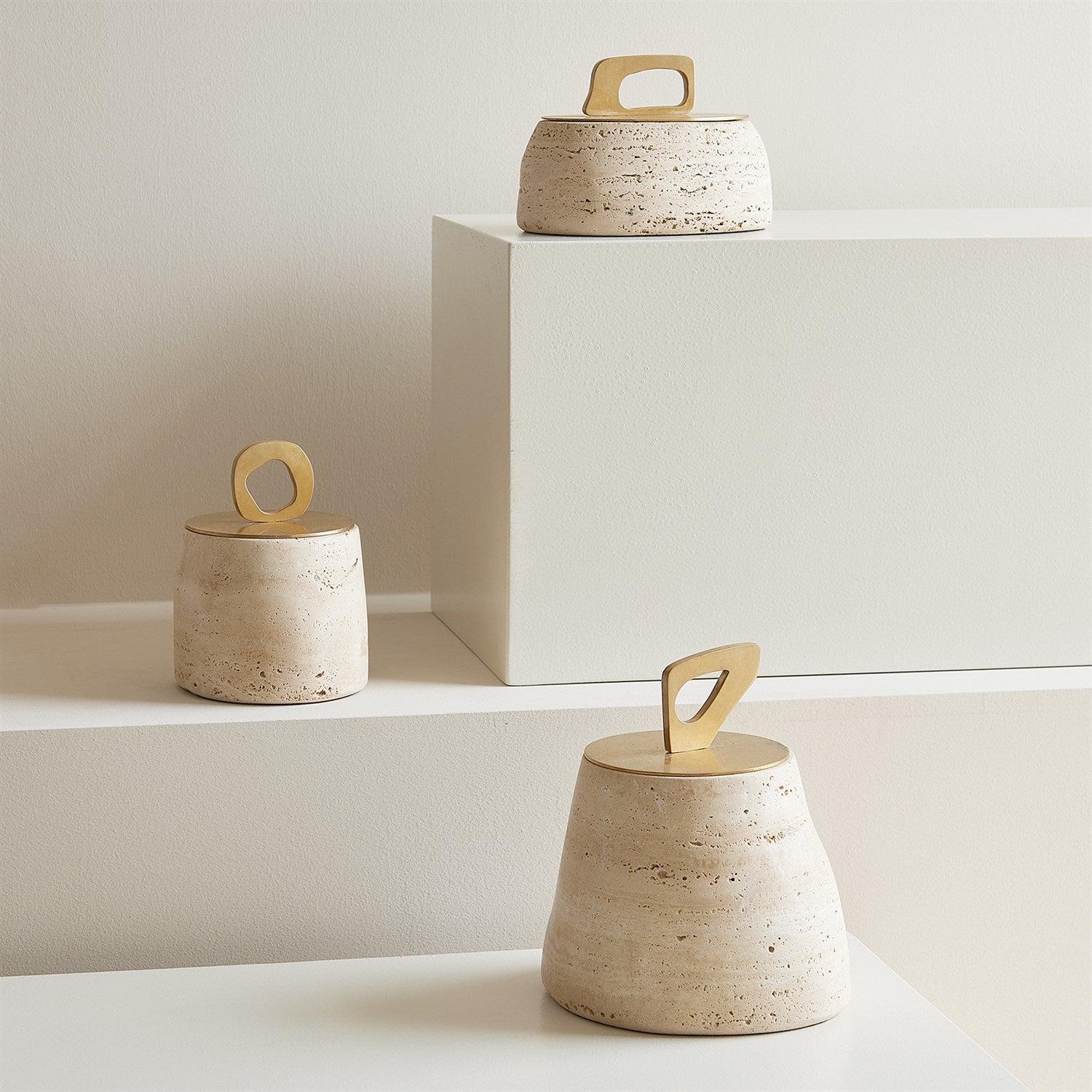Global Views Bocal Lidded Pot