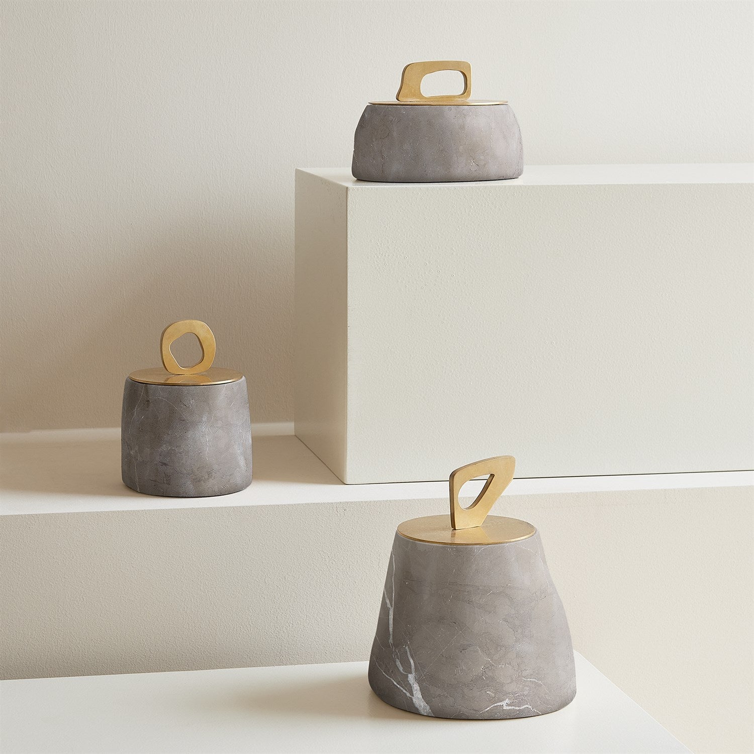 Global Views Bocal Lidded Pot