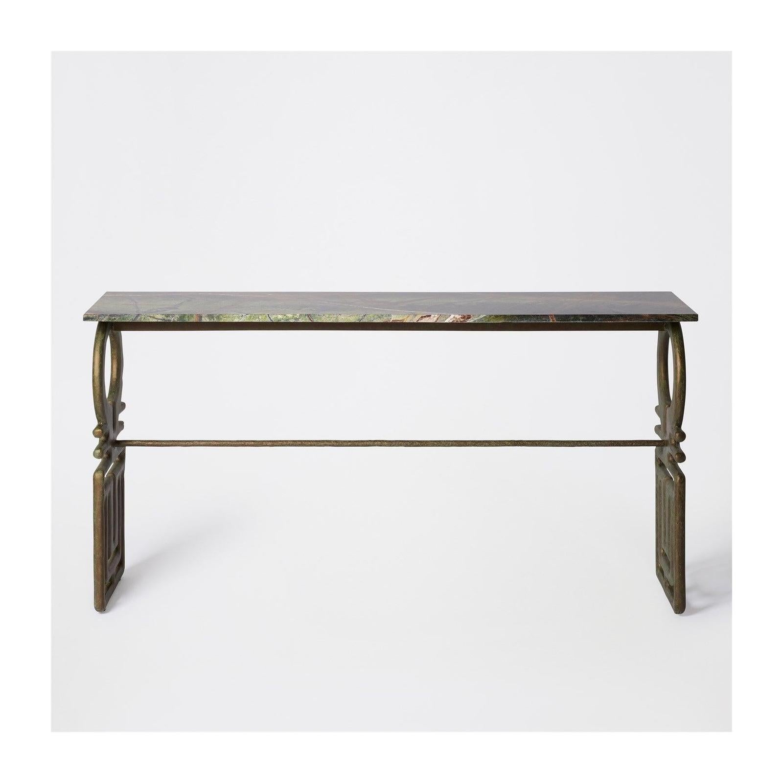 Global Views Carthago Console