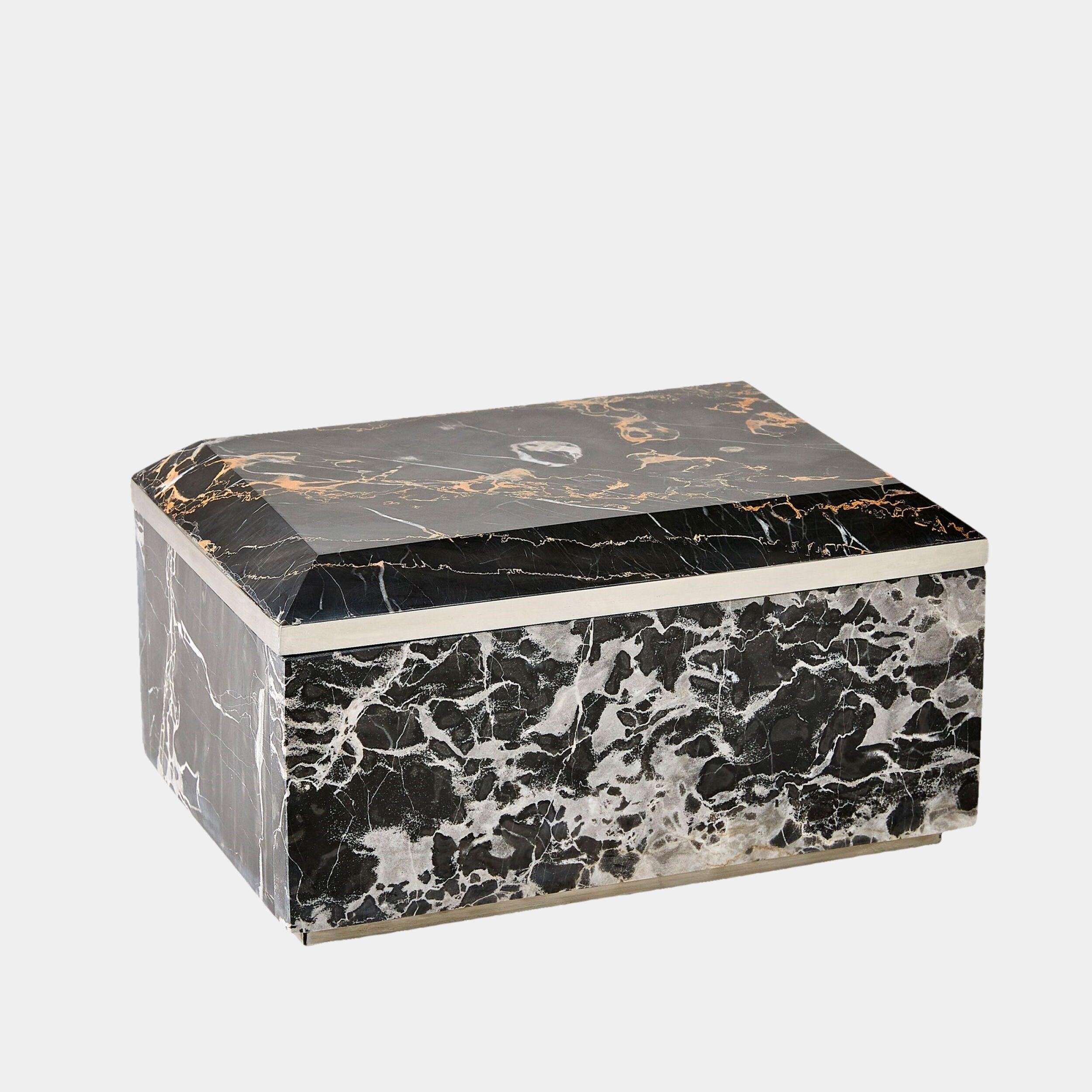 Global Views Bradley Golden Portoro Box