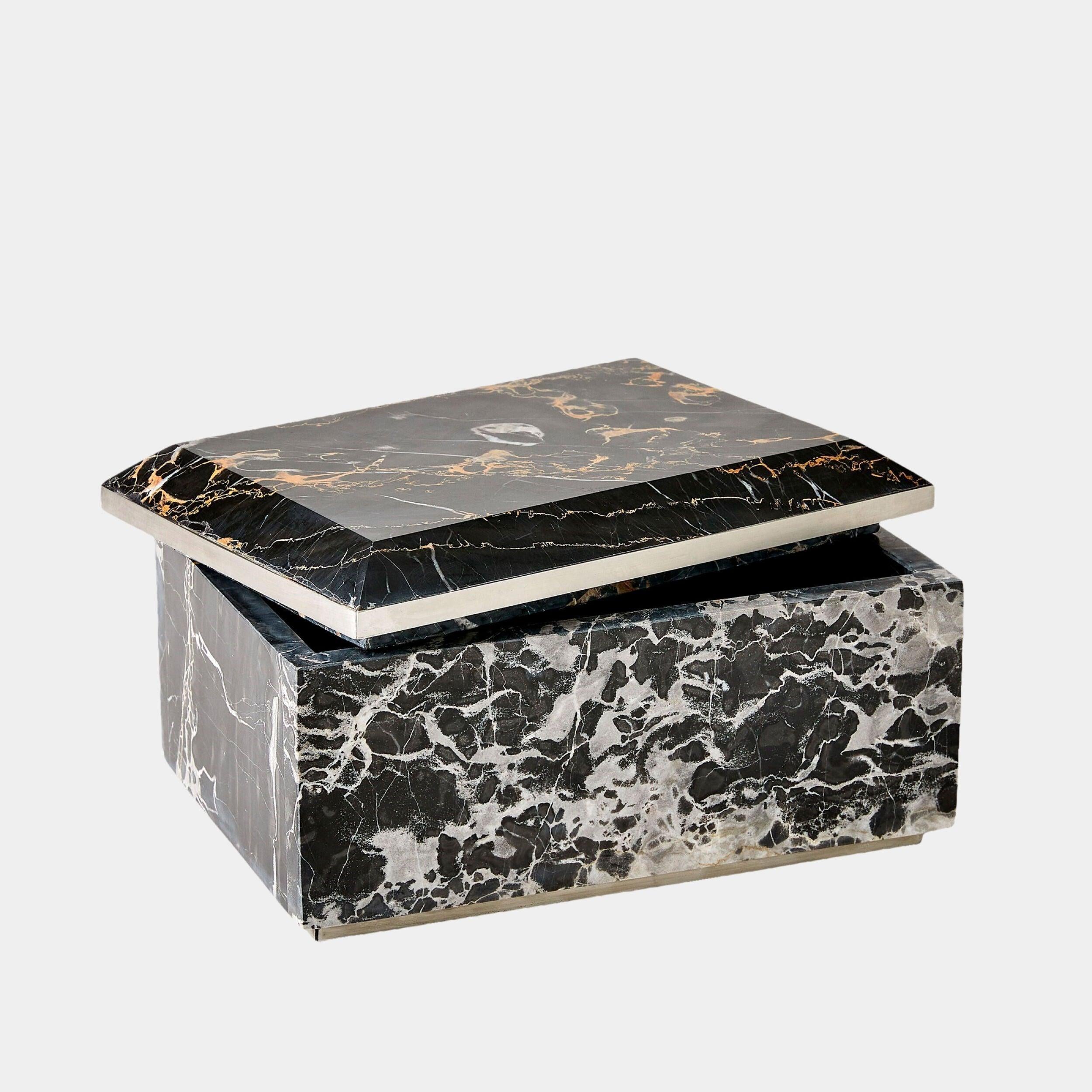 Global Views Bradley Golden Portoro Box