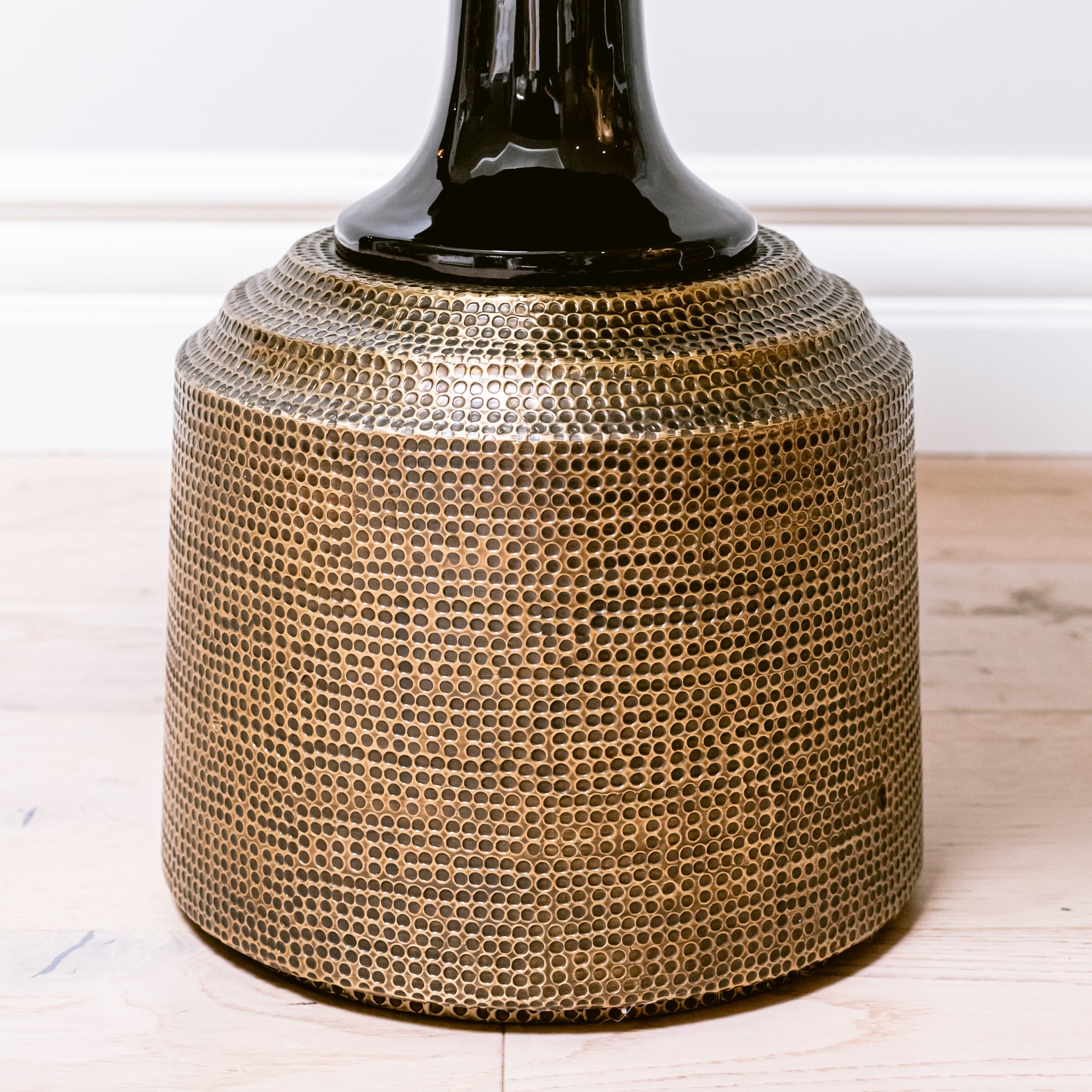 Villa & House 5 Klein Side Table Floor Sample