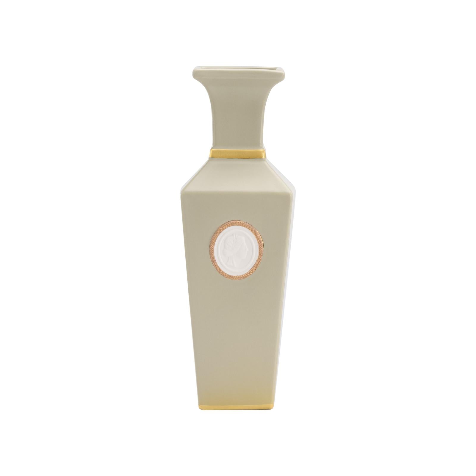 Chelsea House Intaglio Vase