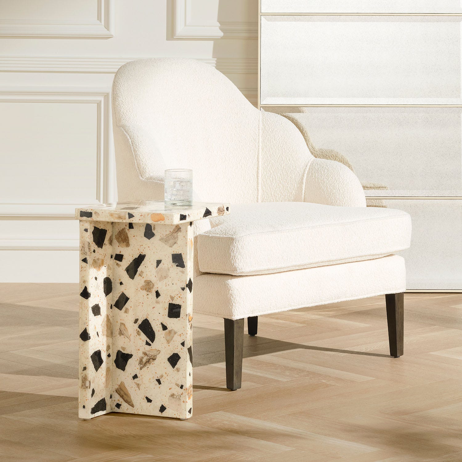 Isolde Drink Table