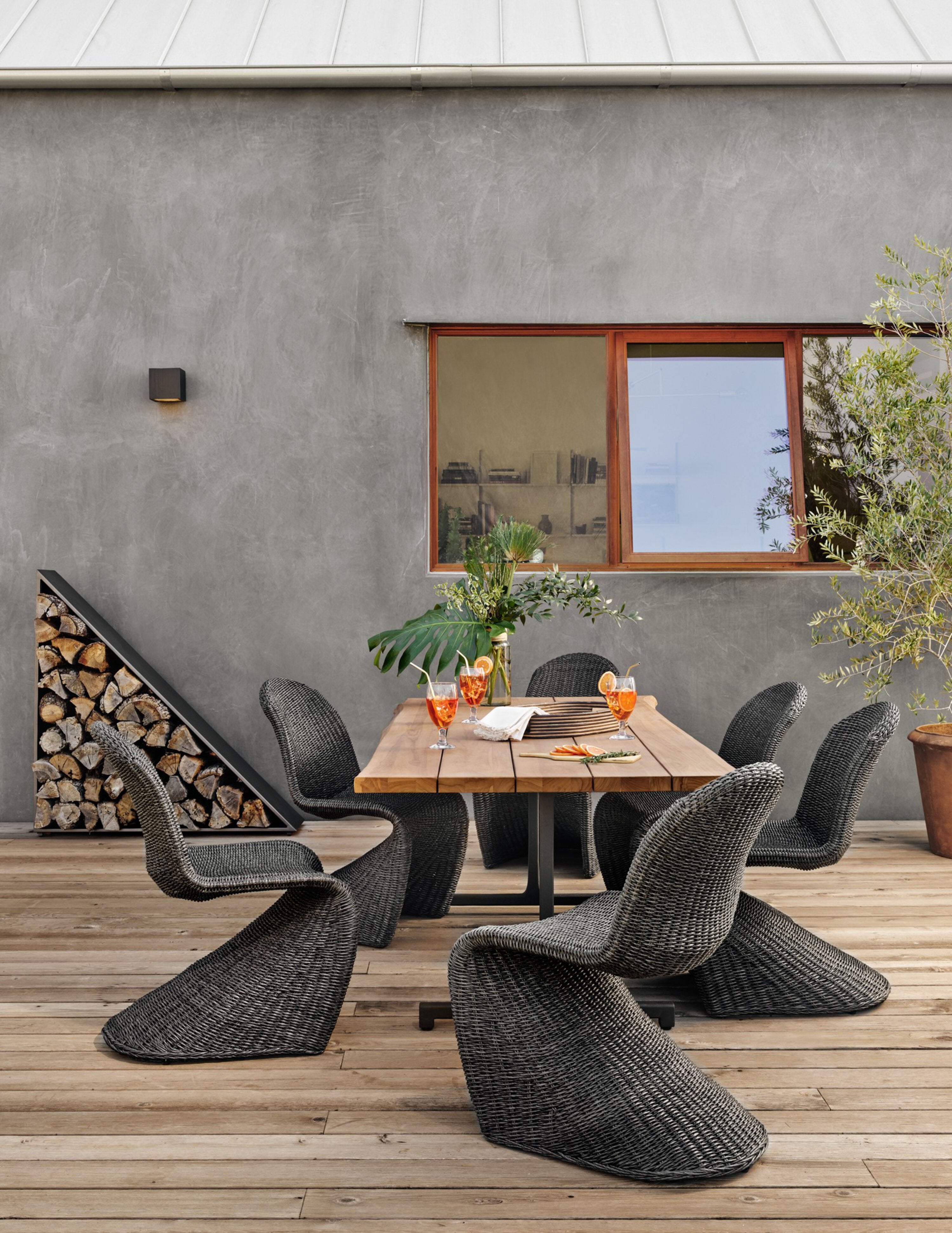Nero Firewood Storage-Coated Gunmetal