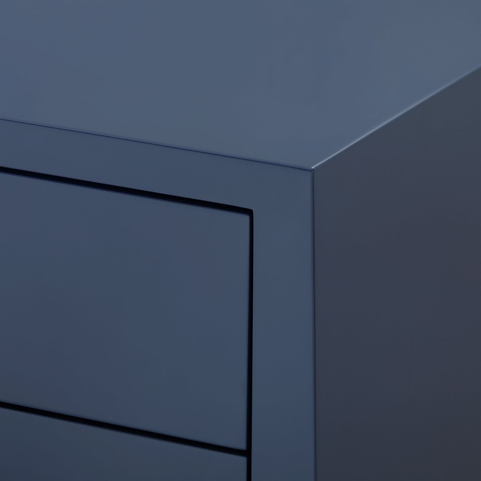 Villa & House Madison 3-Drawer Side Table