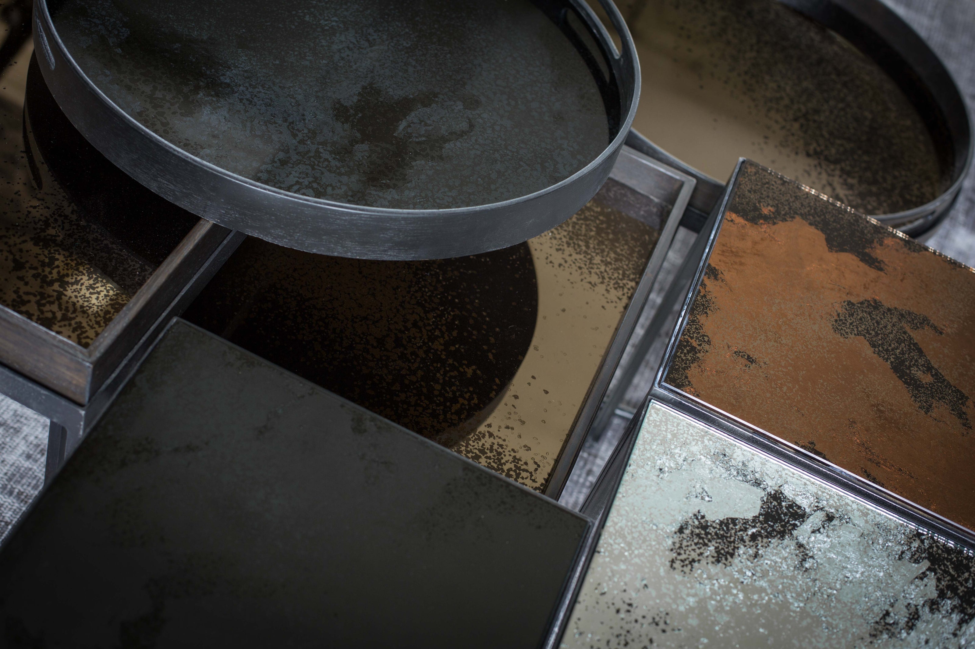 Ethnicraft Aged Round Mirror Tray