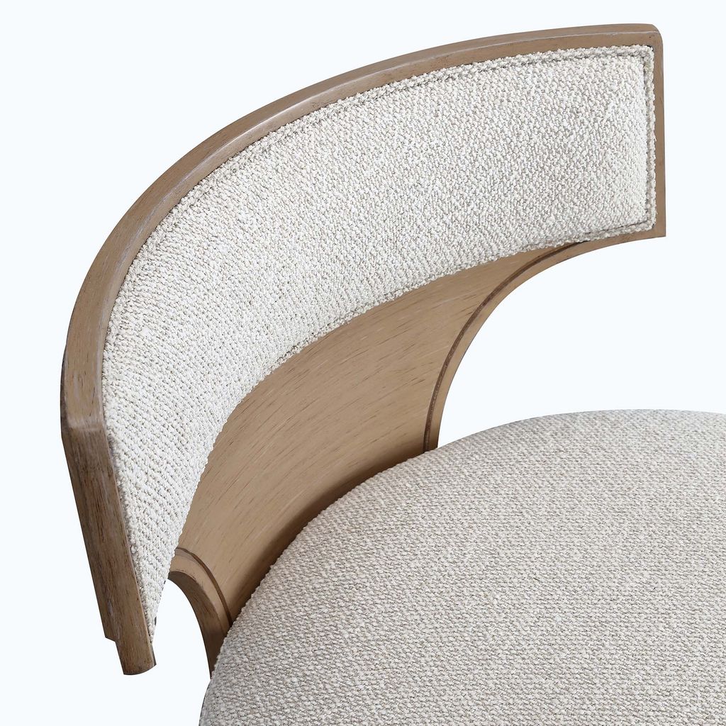 Michael Amini West Kensington Chaise - Buff/Seal Salt Caramel