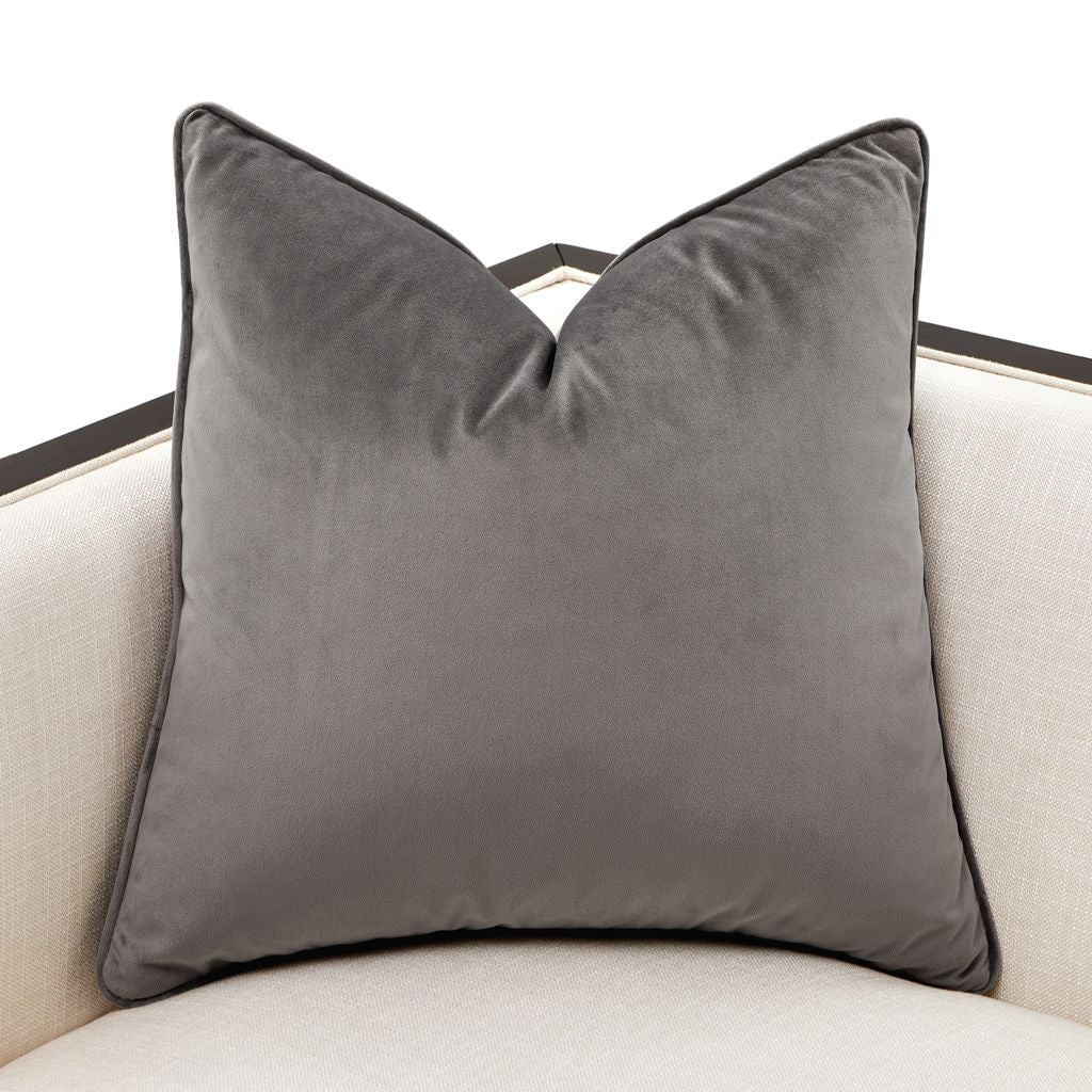 Michael Amini Belmont Place Loveseat - Cream/Espresso