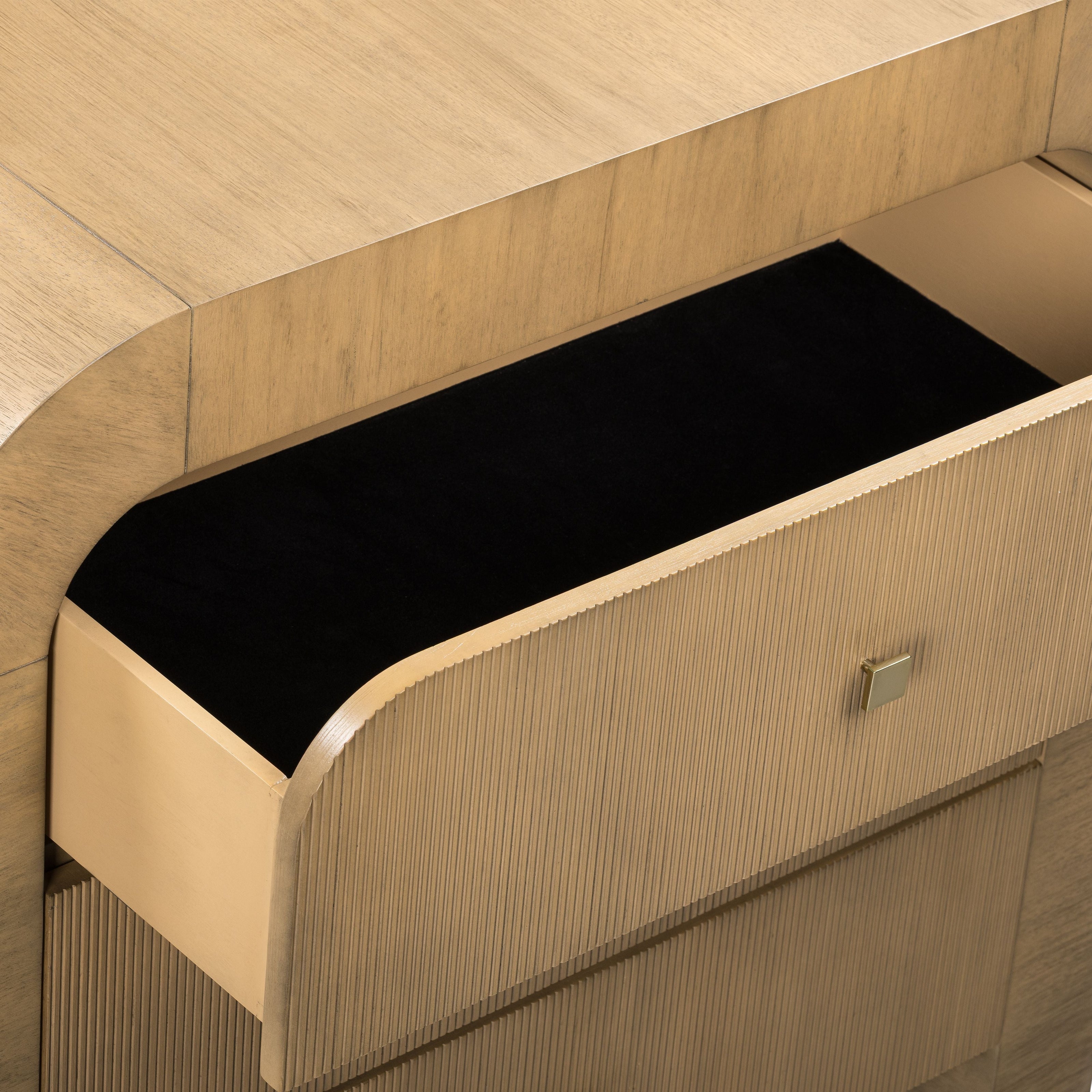 TOV Furniture Hump 38