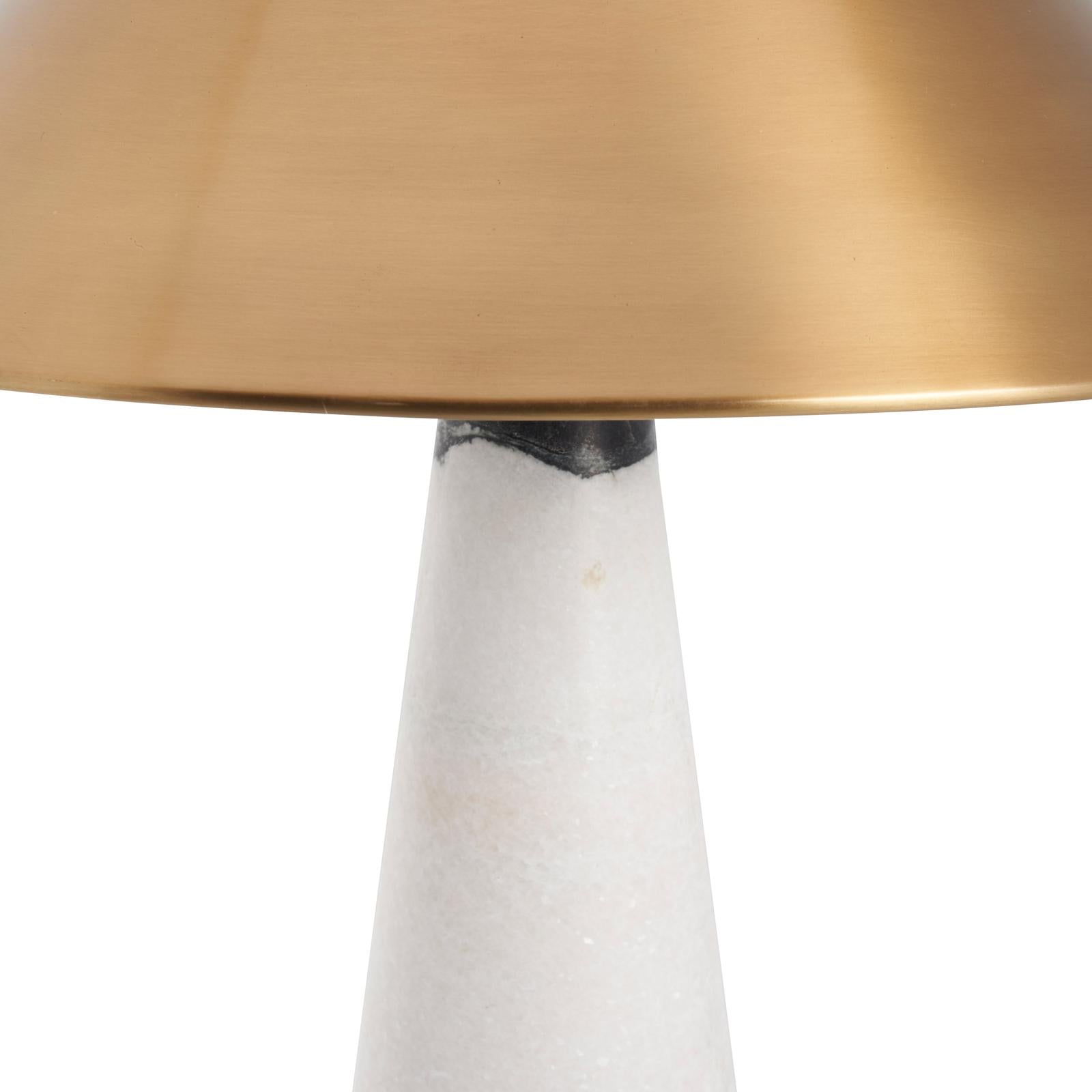 Wildwood Waylen Lamp