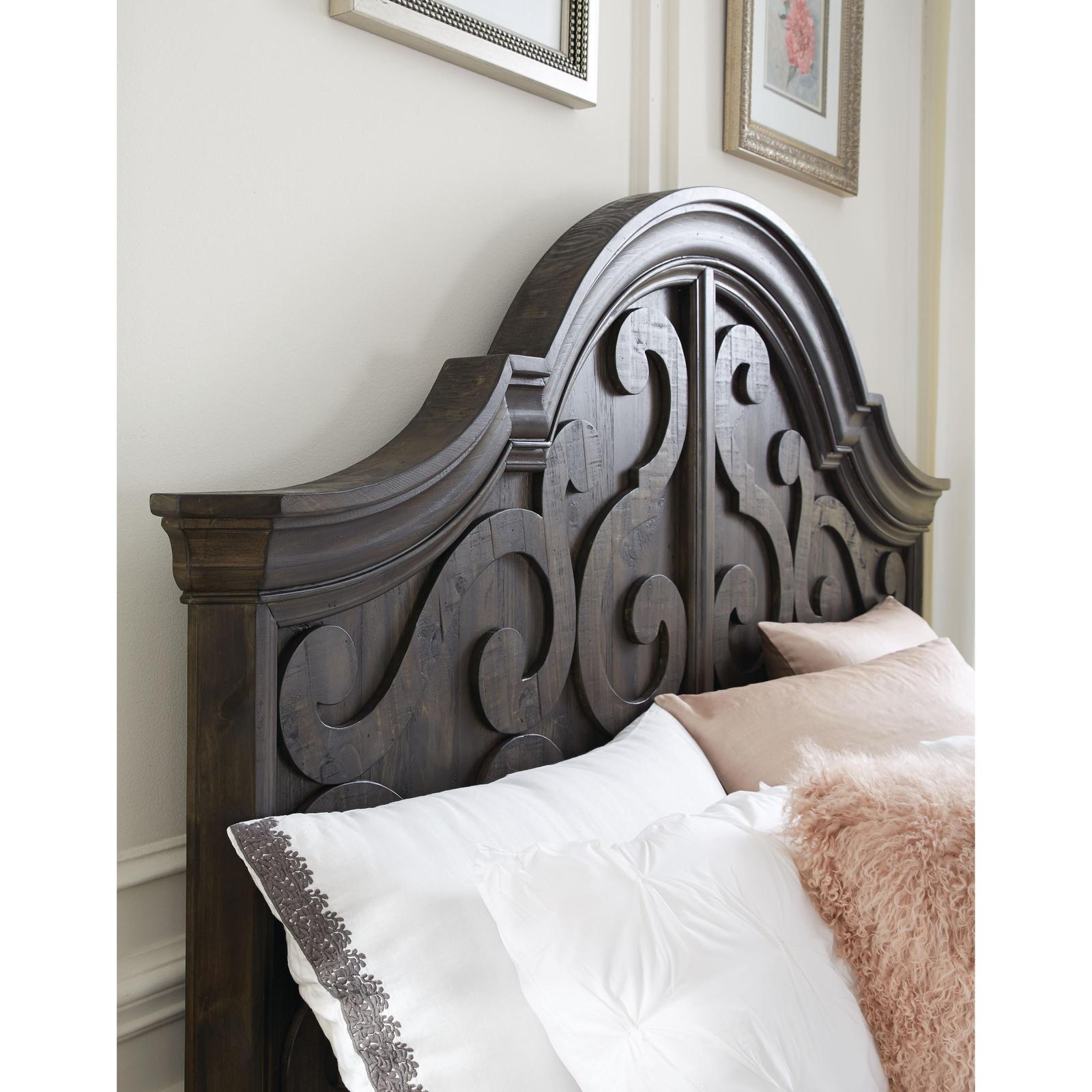 Magnussen Home Bellamy Peppercorn Shaped Panel Bed