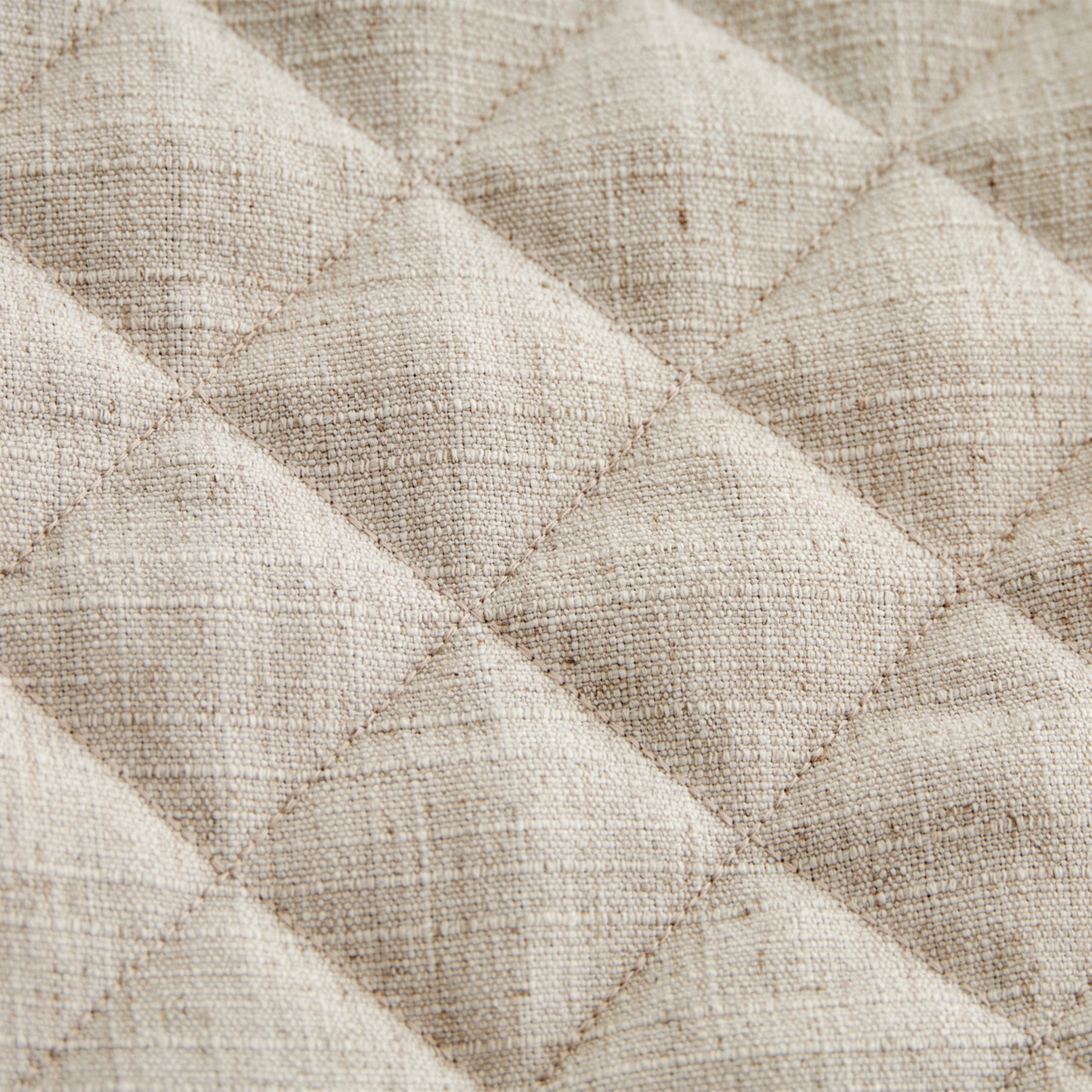 Michael Amini Aragoza Quilt Set