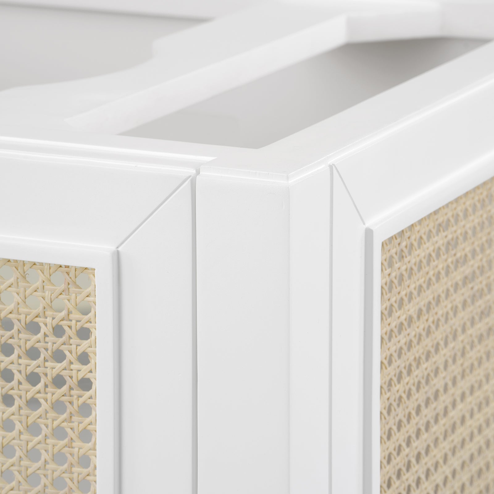 Villa & House Ariel 2-Door Cabinet