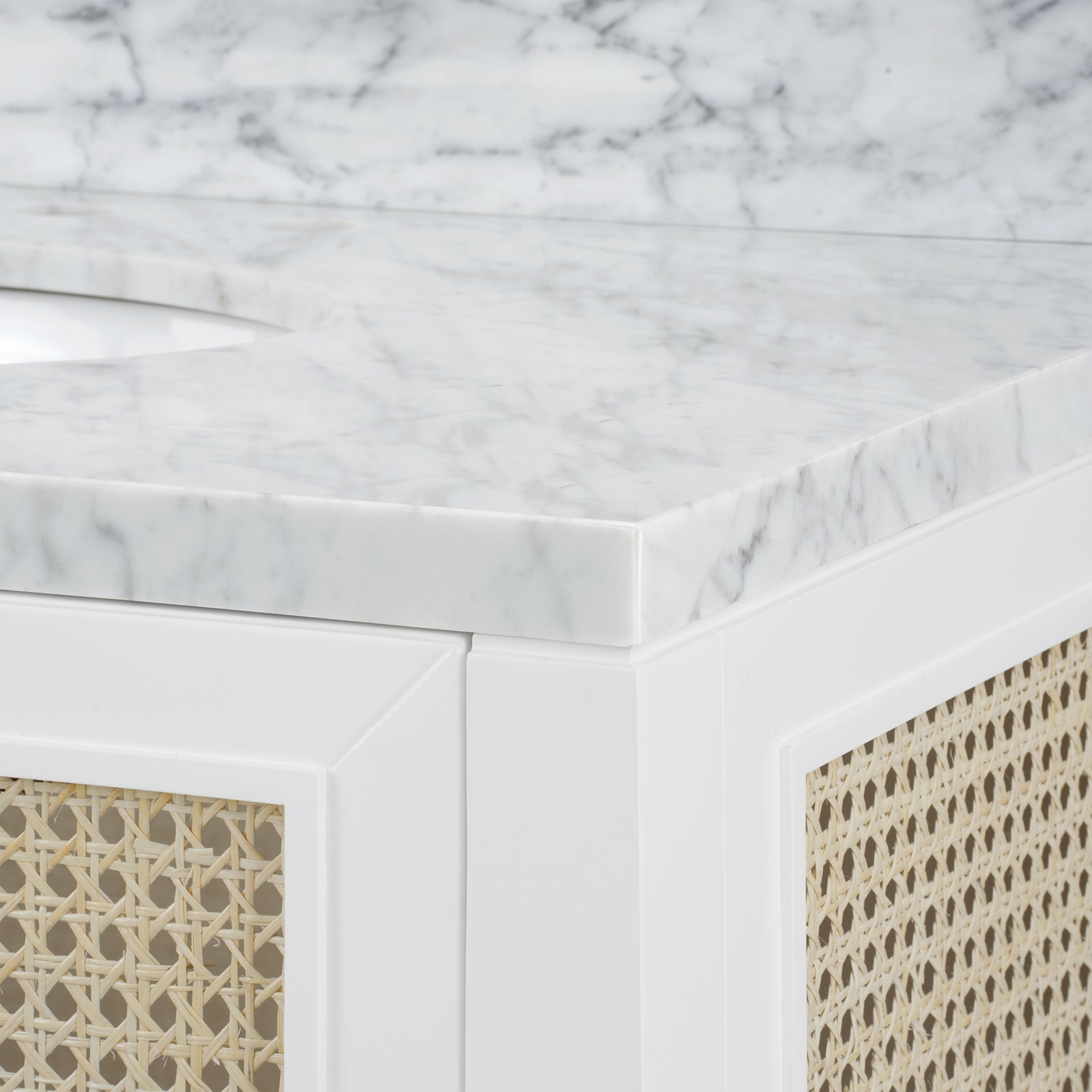 Villa & House Ariel 2-Door Cabinet