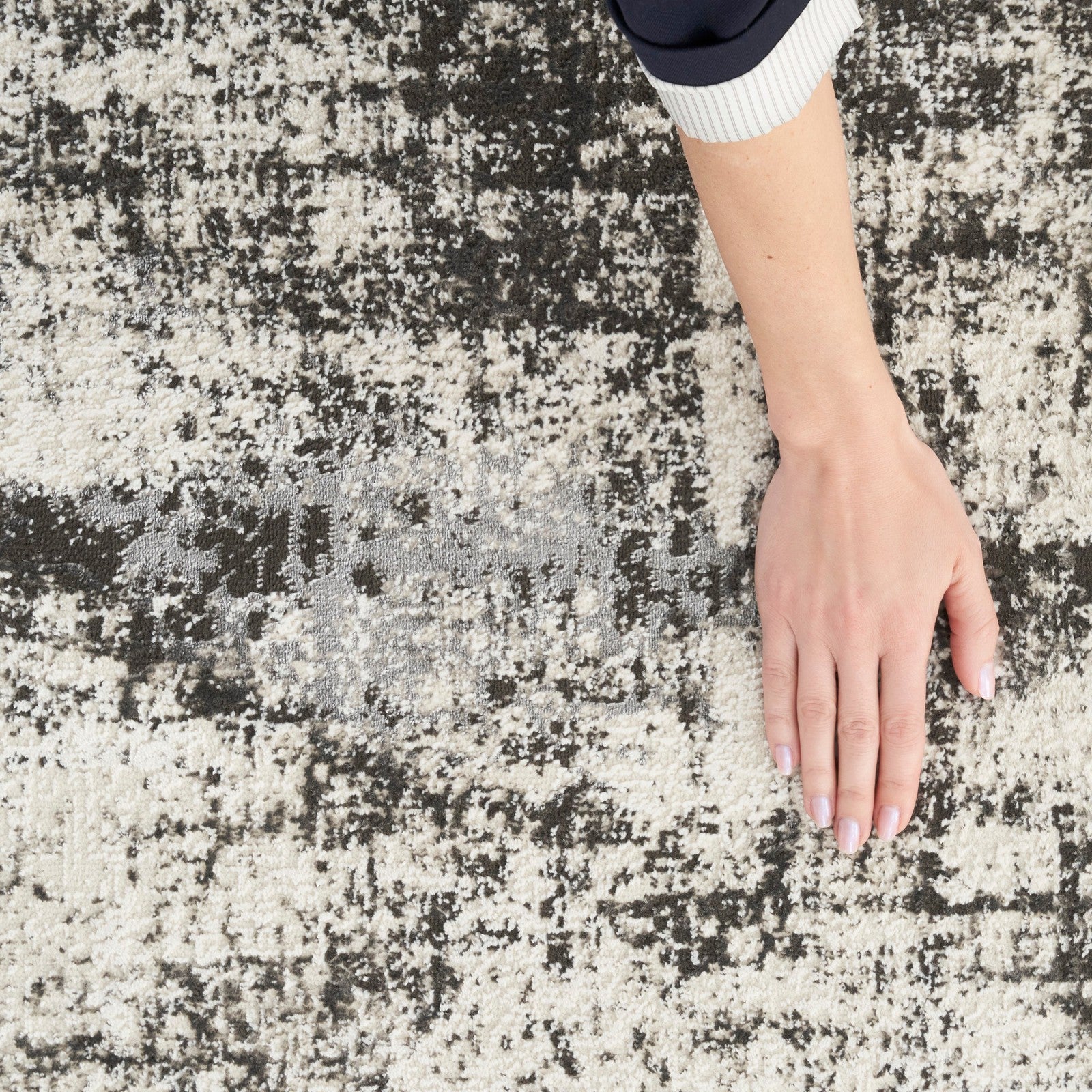 Nourison Desire DSR05 Modern Indoor Rug