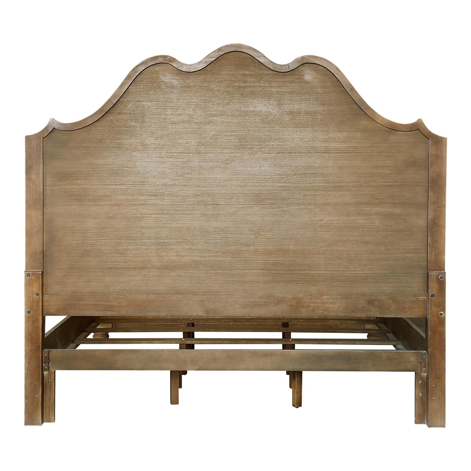 Pulaski Furniture Weston Hills Flax Seed Upholstered Bed