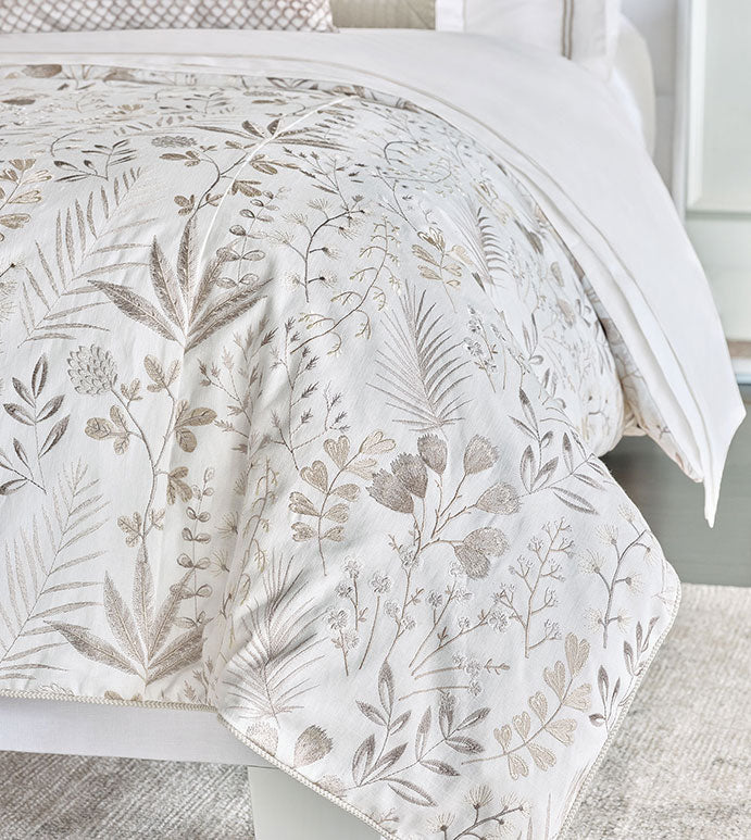 Eastern Accents Sussex Embroidered Comforter